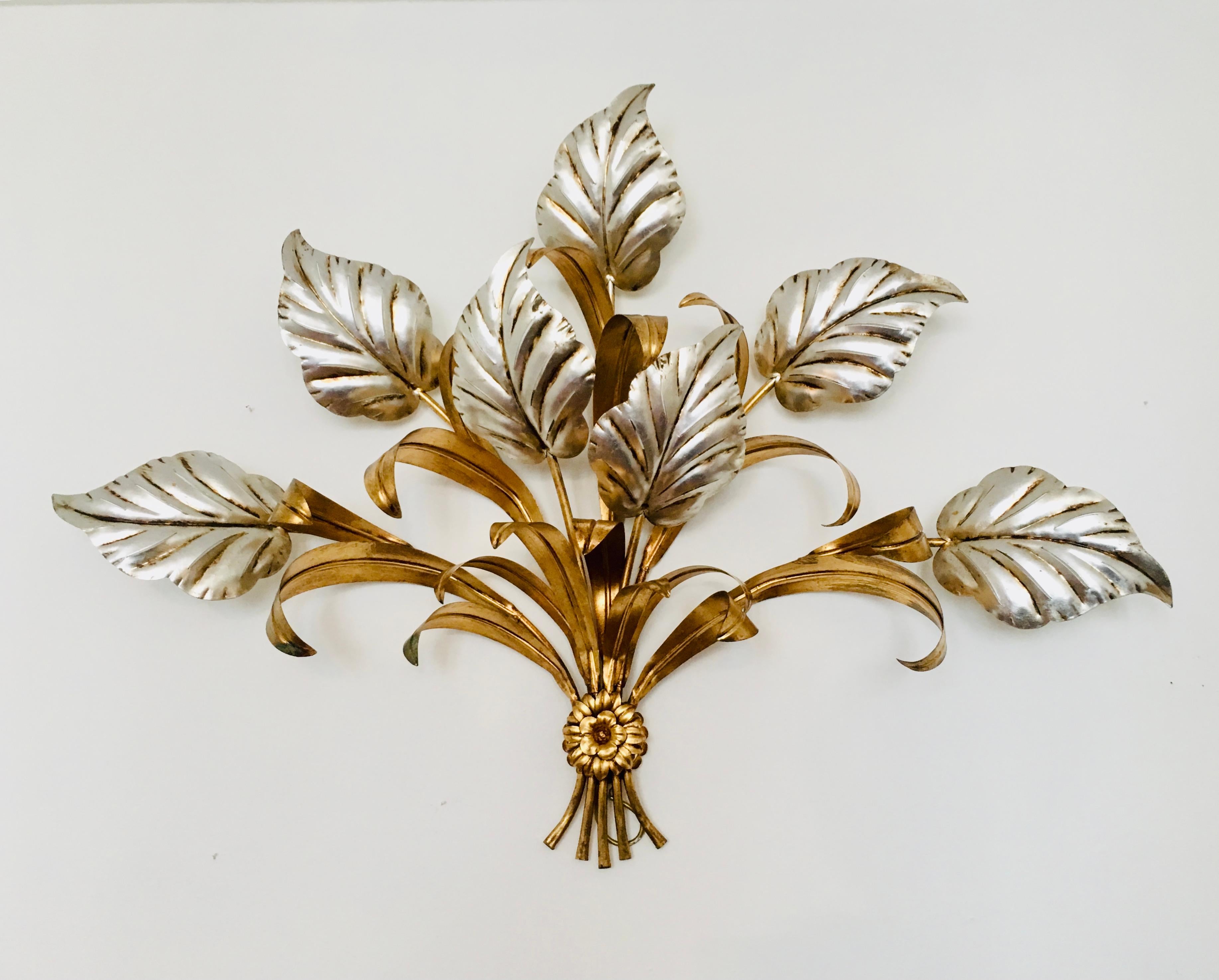 Lámpara de pared dorada grande de Hans Kögl Regencia de Hollywood en venta