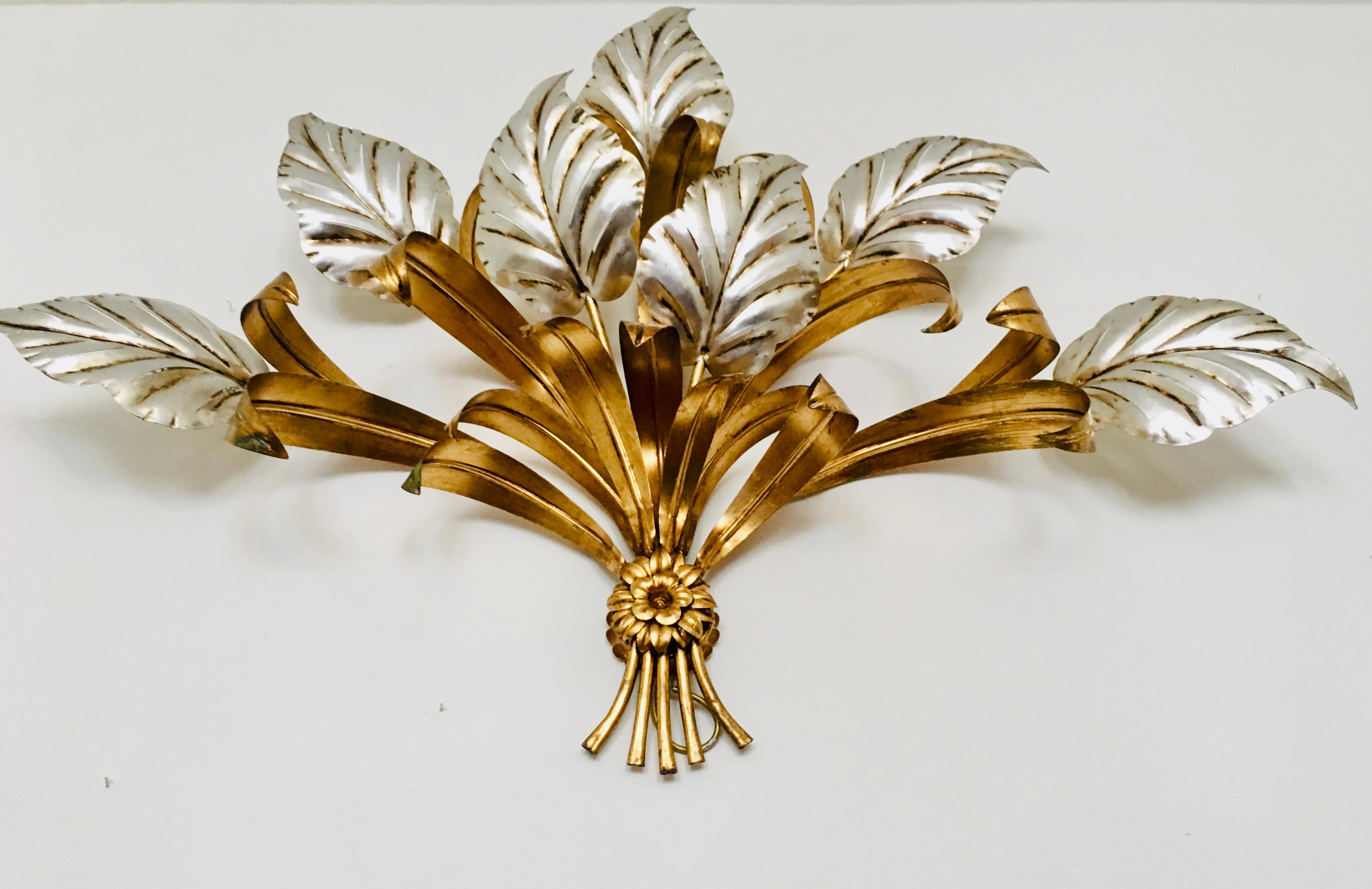 Lámpara de pared dorada grande de Hans Kögl Italiano en venta