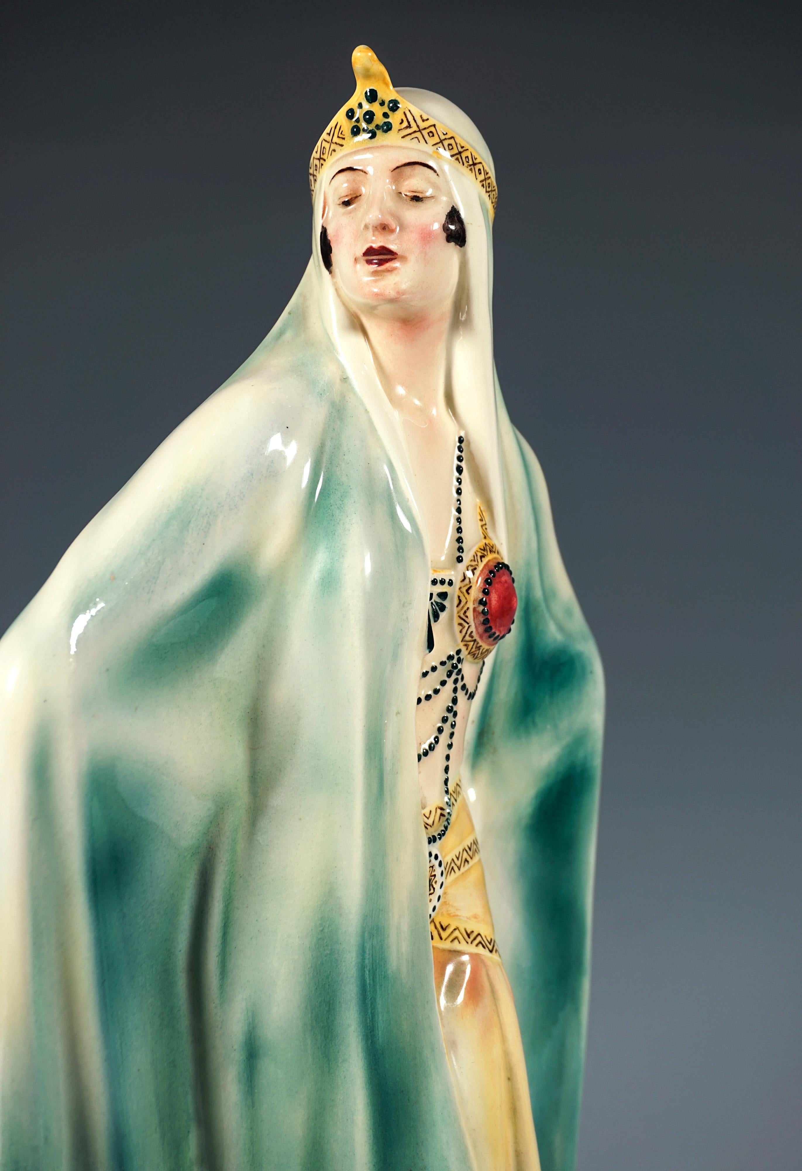 Großer Goldscheider Art-Déco- Odalisque „Aida“ von Josef Lorenzl, um 1925 (Handgefertigt) im Angebot