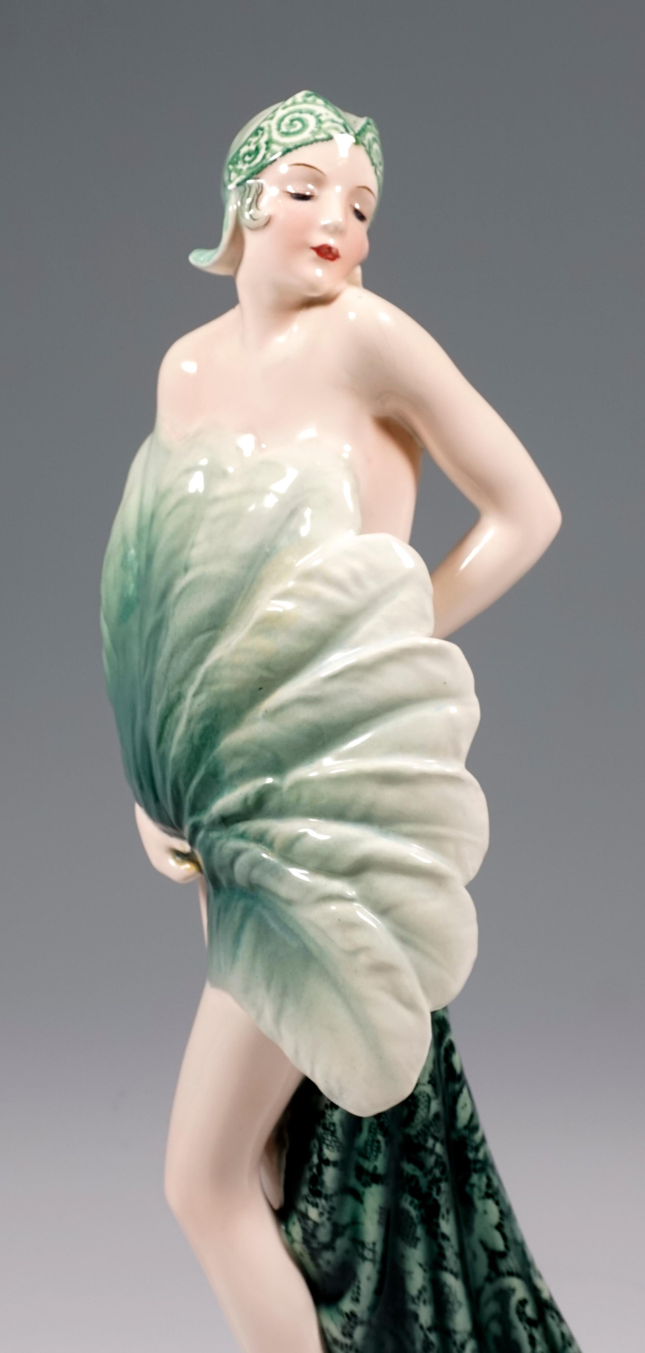 Dipinto a mano Grande figura Art Déco Goldscheider Vienna 'Fan Lady' di Stephan Dakon del 1930 circa in vendita