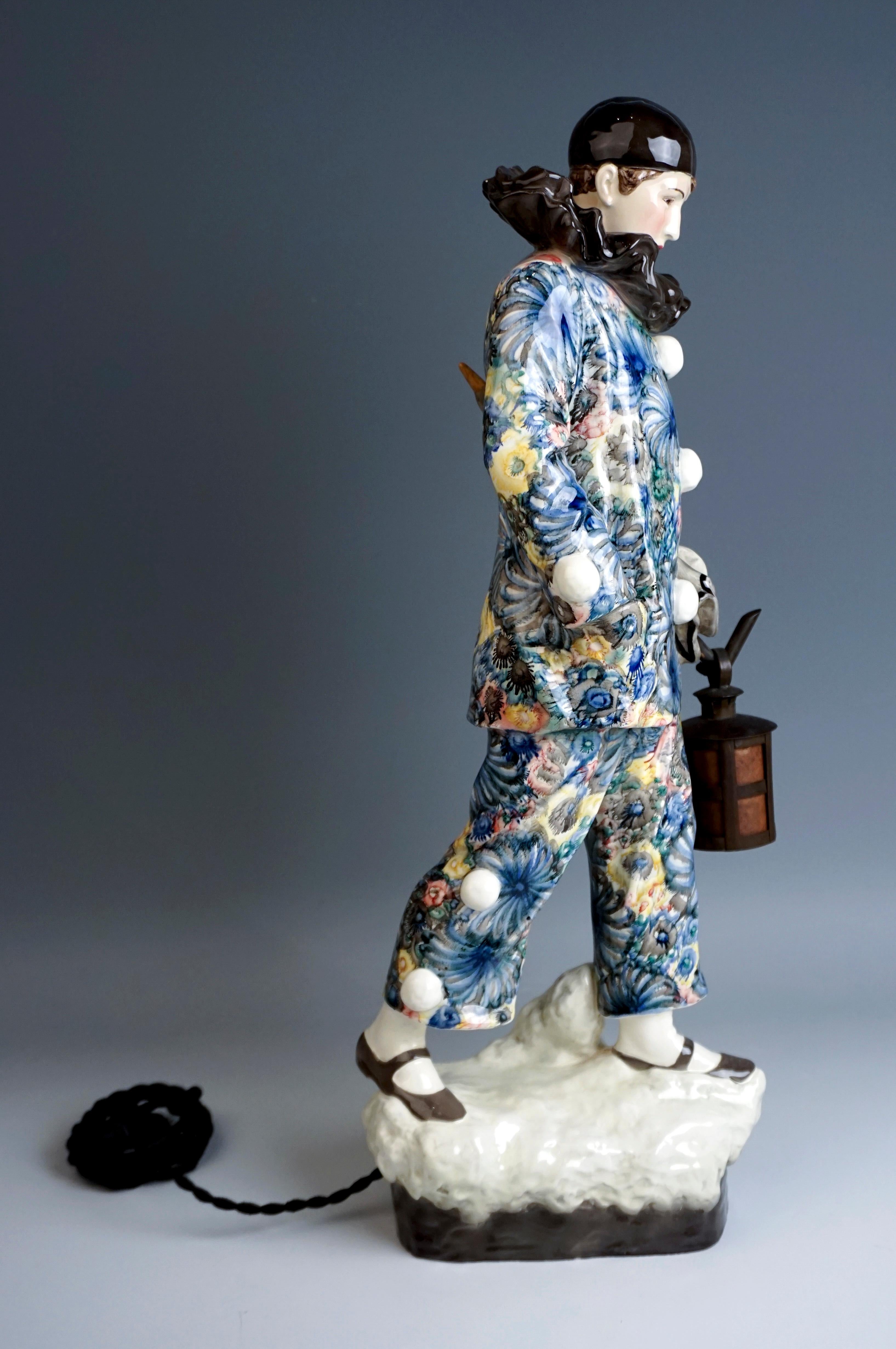 Hand-Painted Large Goldscheider Vienna Art-Déco Harlequin Figure by B. Haniroff c. 1925