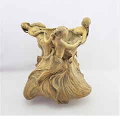 Große signierte Goldsheider E. Tell Jardiniere mit Halbakt-Frauen, die Hände halten, signiert