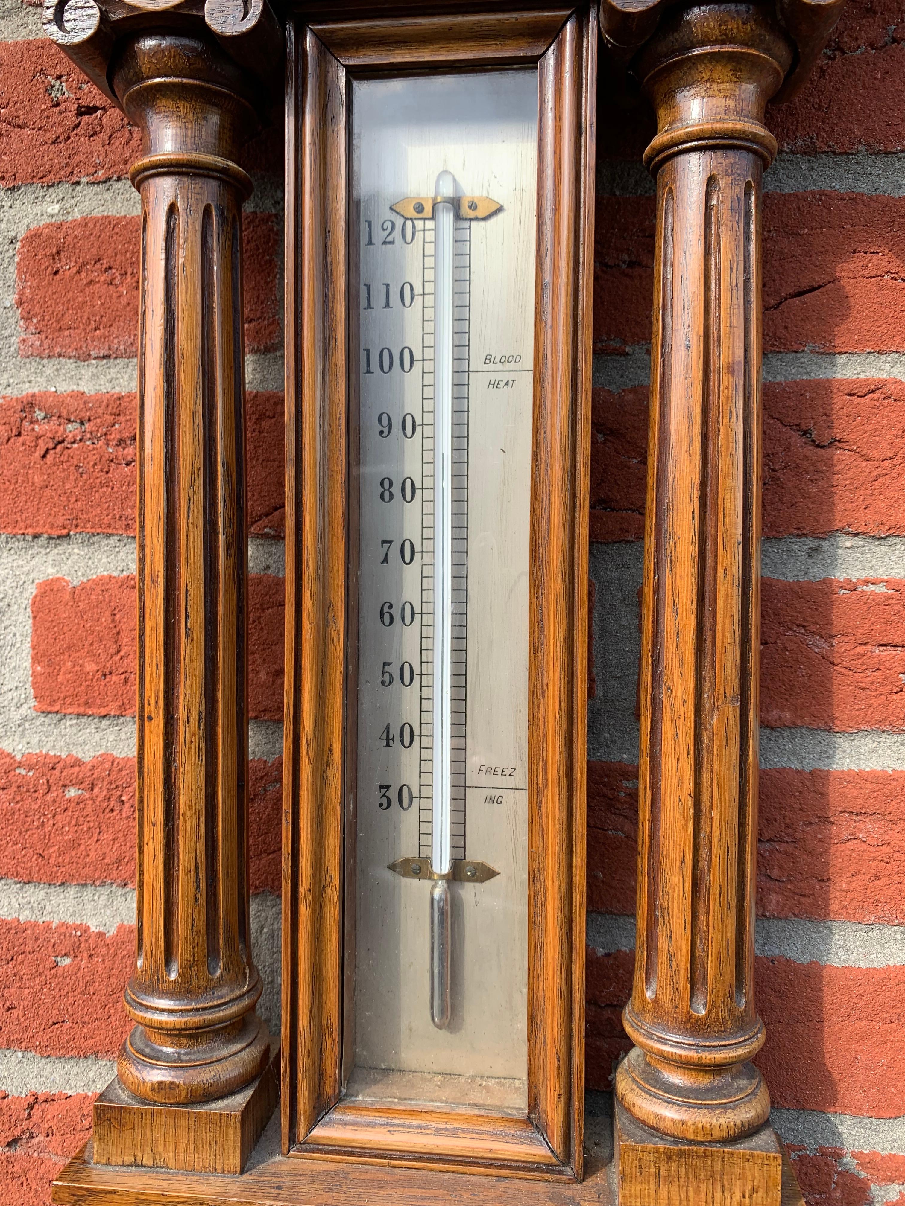 Large, Good Condition and Stylish Antique English Victorian Oak Wall Barometer In Excellent Condition For Sale In Lisse, NL
