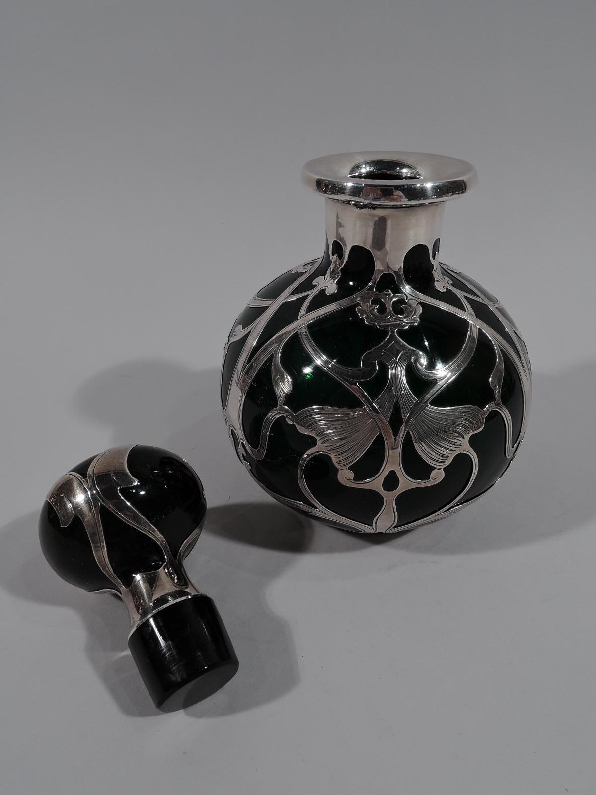 Large Gorham Art Nouveau Green Glass Silver Overlay Perfume In Excellent Condition For Sale In New York, NY