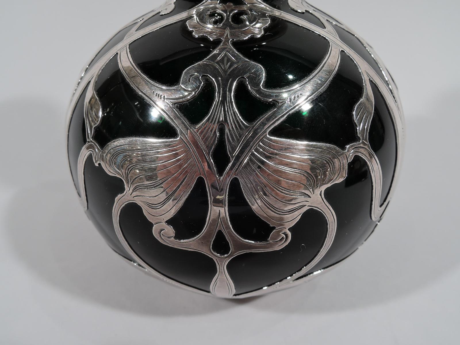 Botella grande de colonia Gorham Art Nouveau verde con incrustación de plata Silver en venta