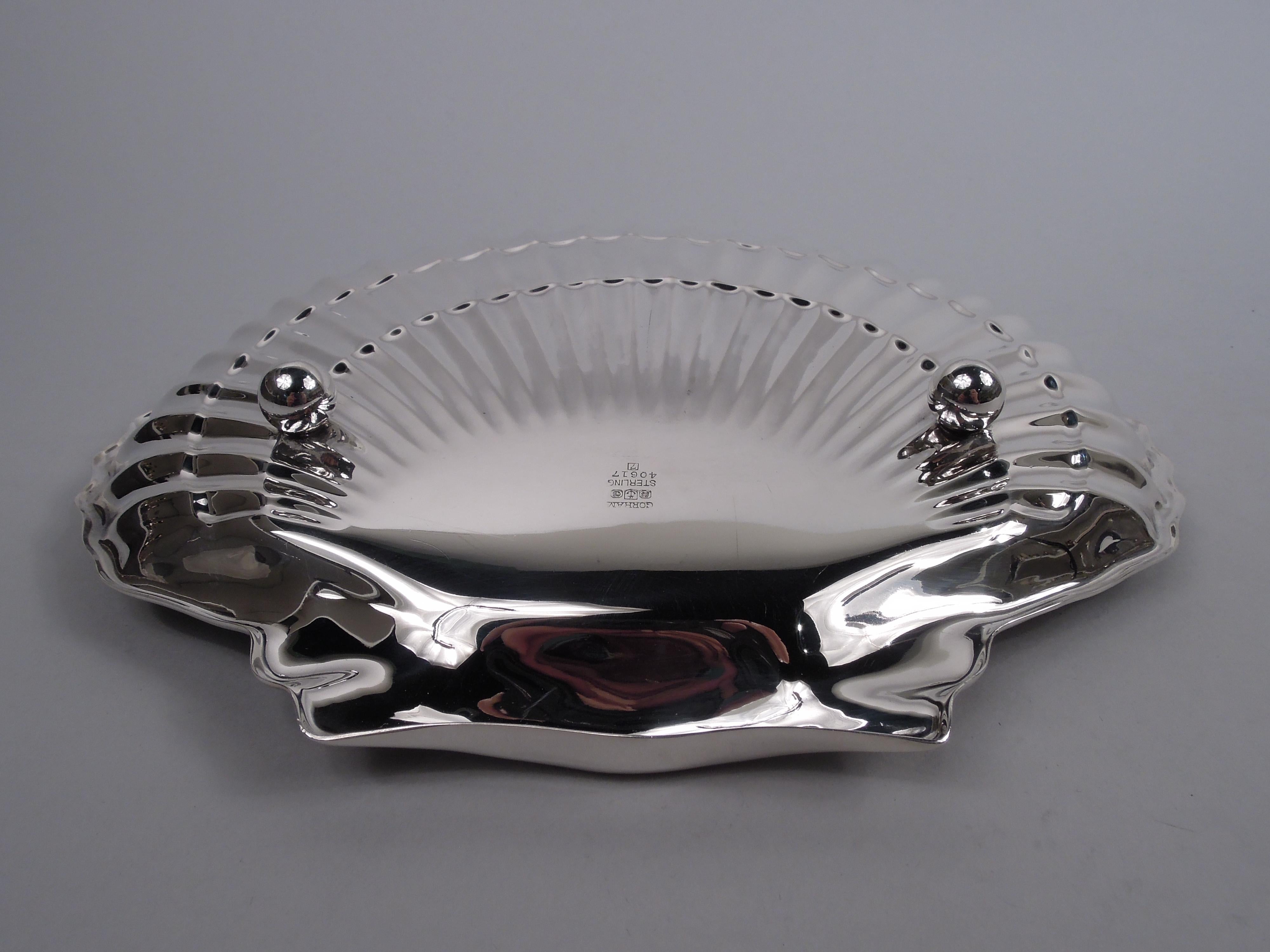 Large Gorham Modern Classical Sterling Silver Scallop Shell Dish, 1947 For Sale 4
