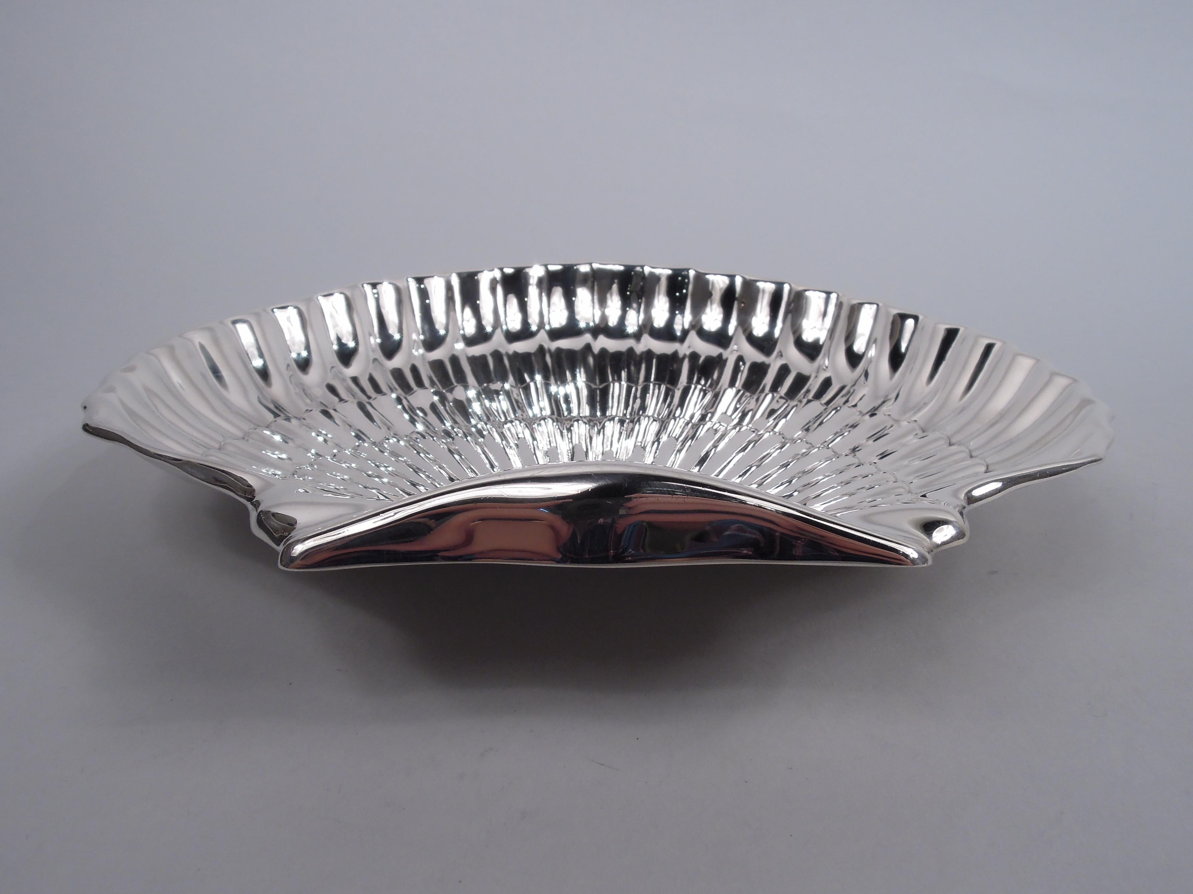 Mid-Century Modern Large Gorham Modern Classical Sterling Silver Scallop Shell Dish, 1947 For Sale