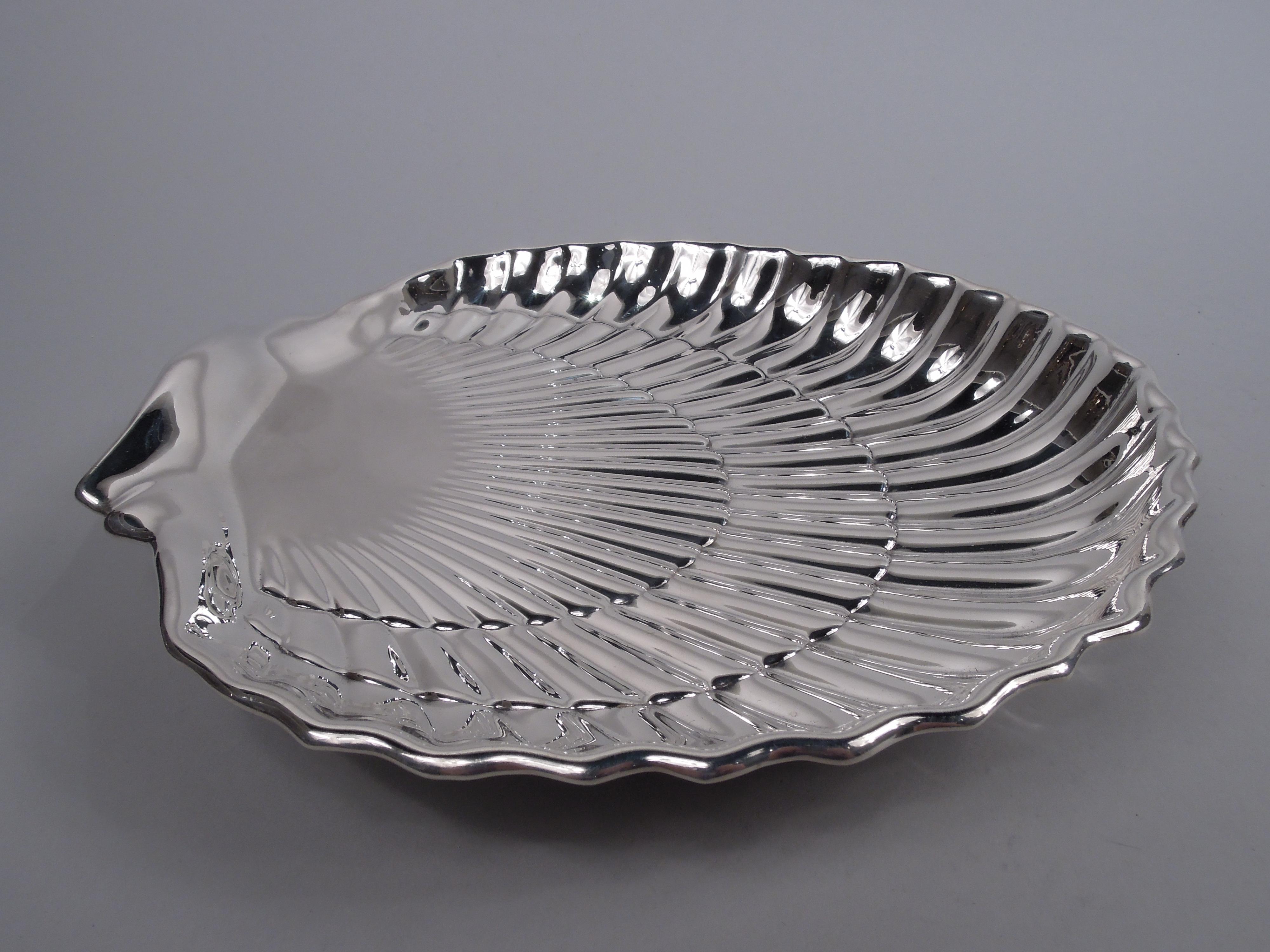 Large Gorham Modern Classical Sterling Silver Scallop Shell Dish, 1947 For Sale 2