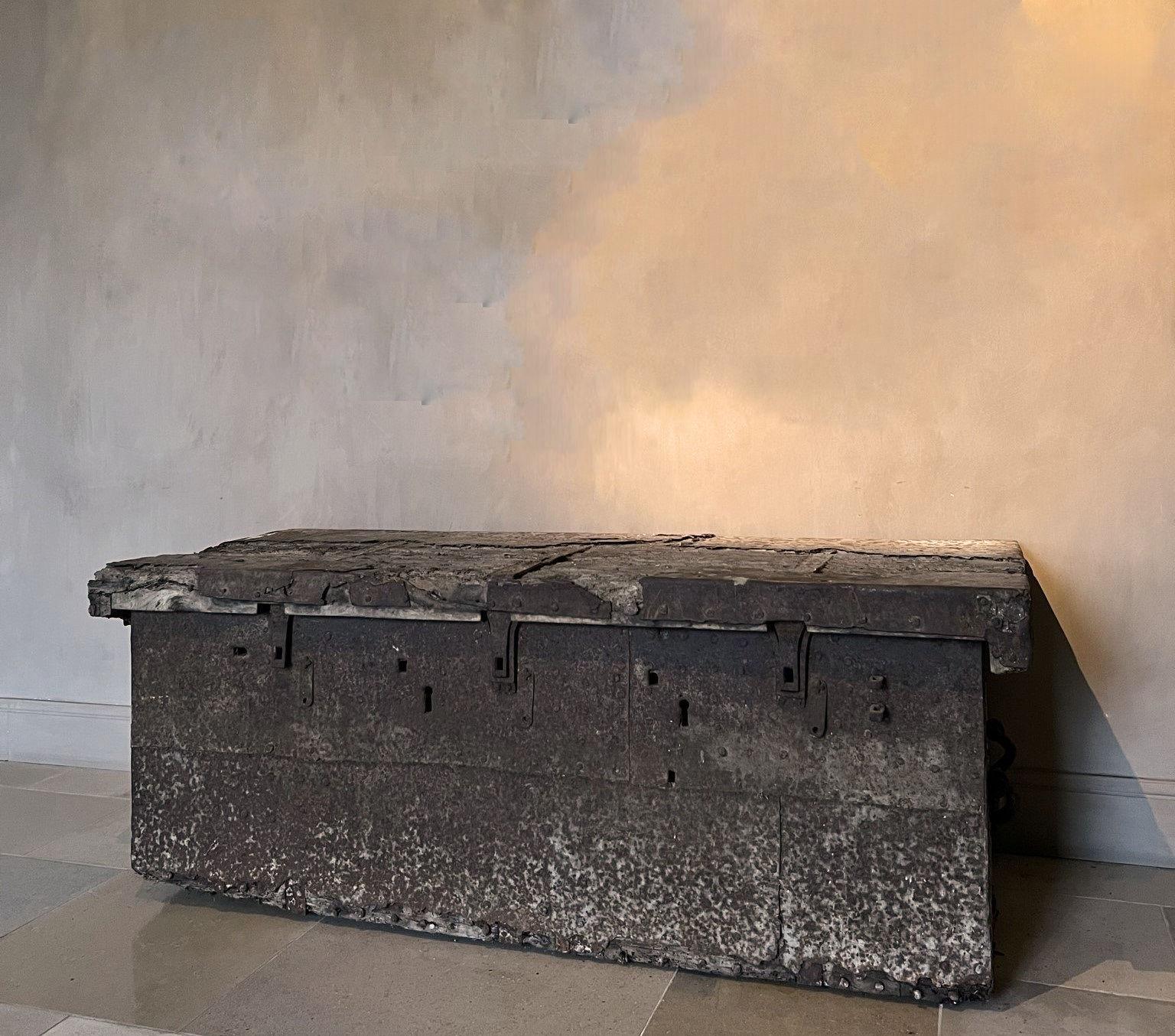 Large Gothic chest strongbox For Sale 2