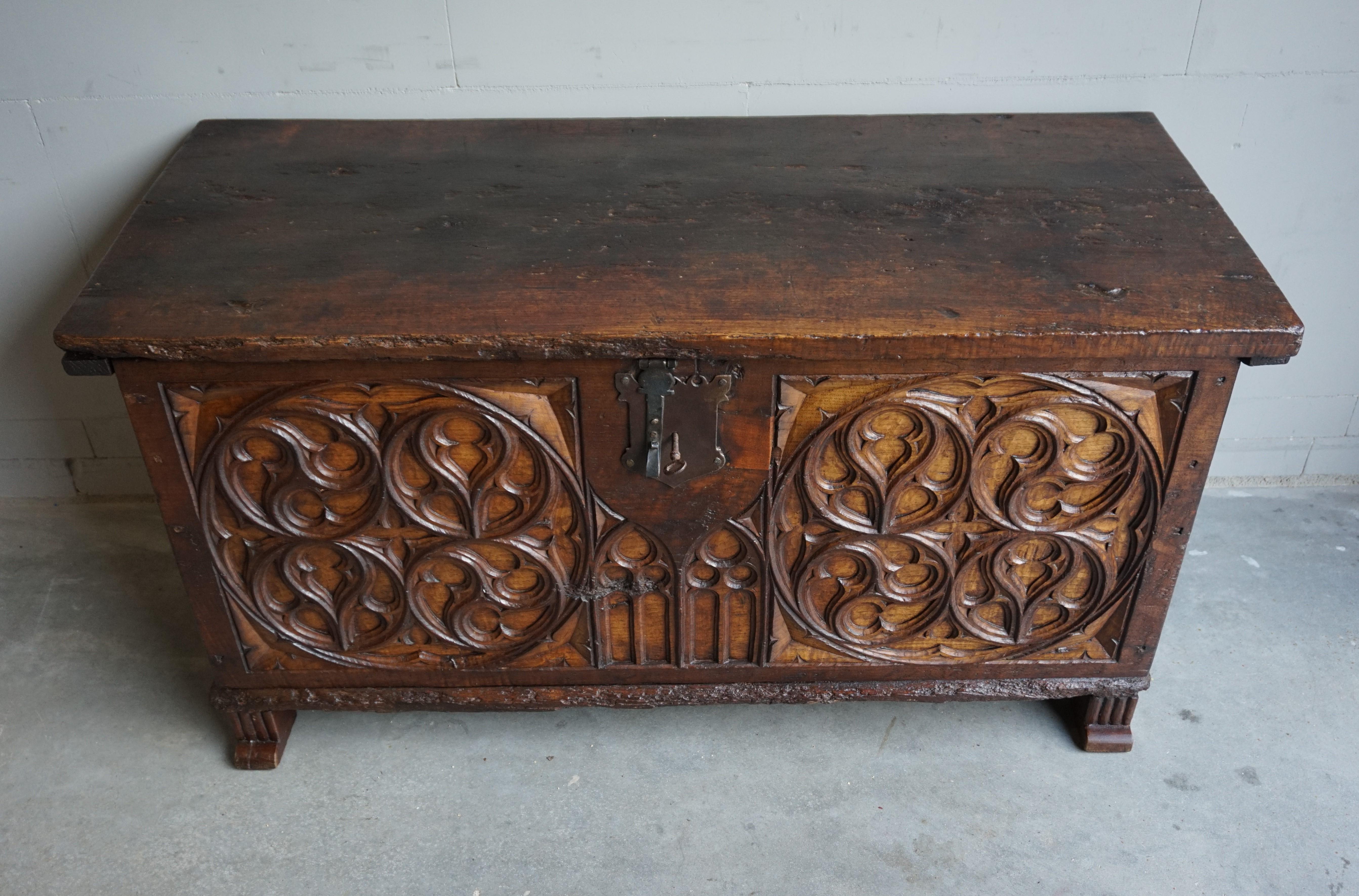 Large Gothic Revival Hand Carved Elm Blanket Chest w. Perfect Working Lock & Key 4