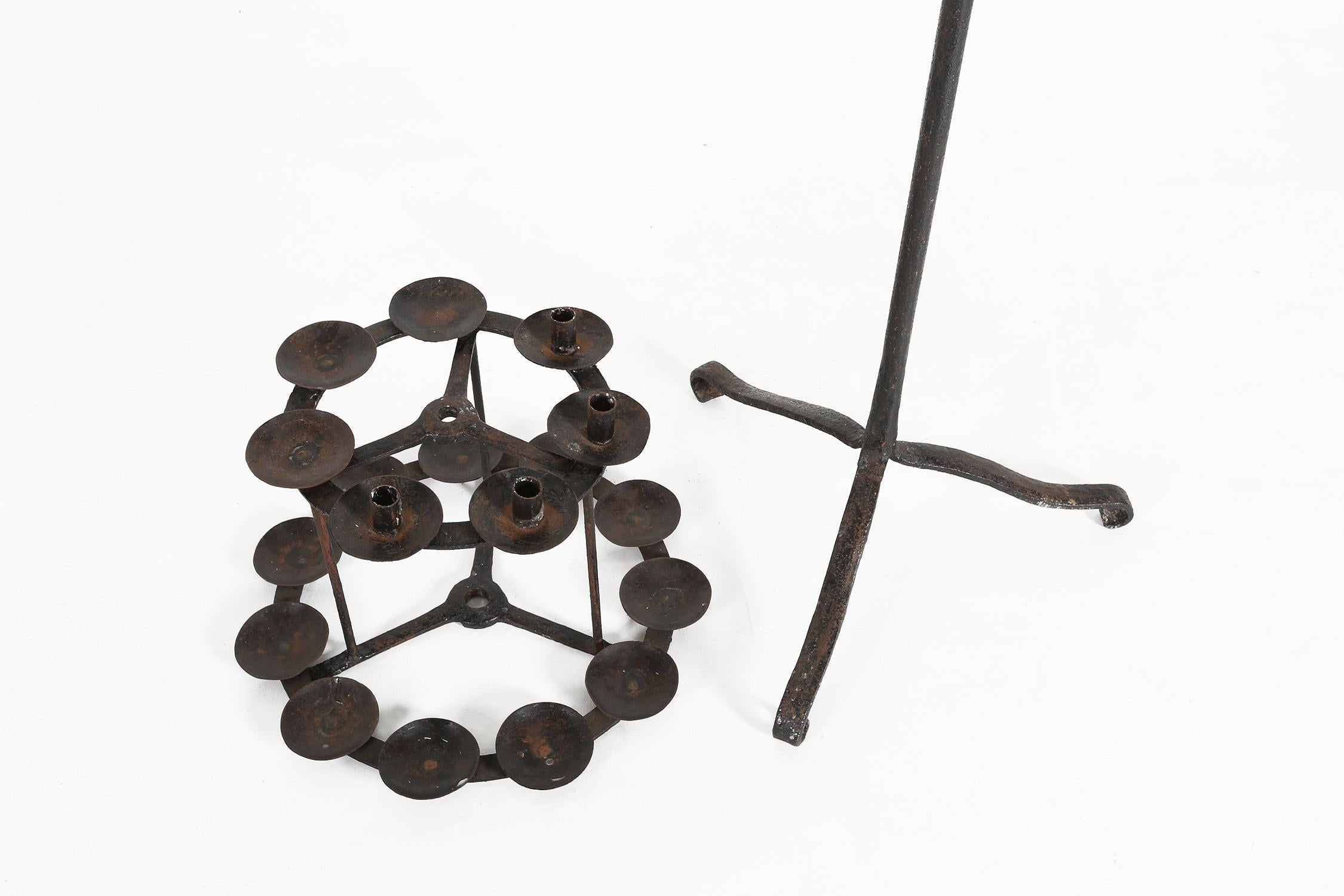 Grand chandelier gothique en fer forgé, France 1900 en vente 3