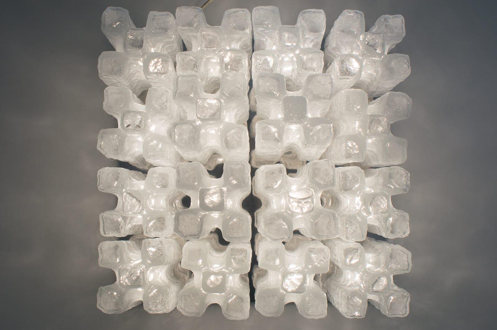 Große Granada-Eisglas-Deckenleuchte von Kalmar, 1960er-Jahre (Österreichisch) im Angebot