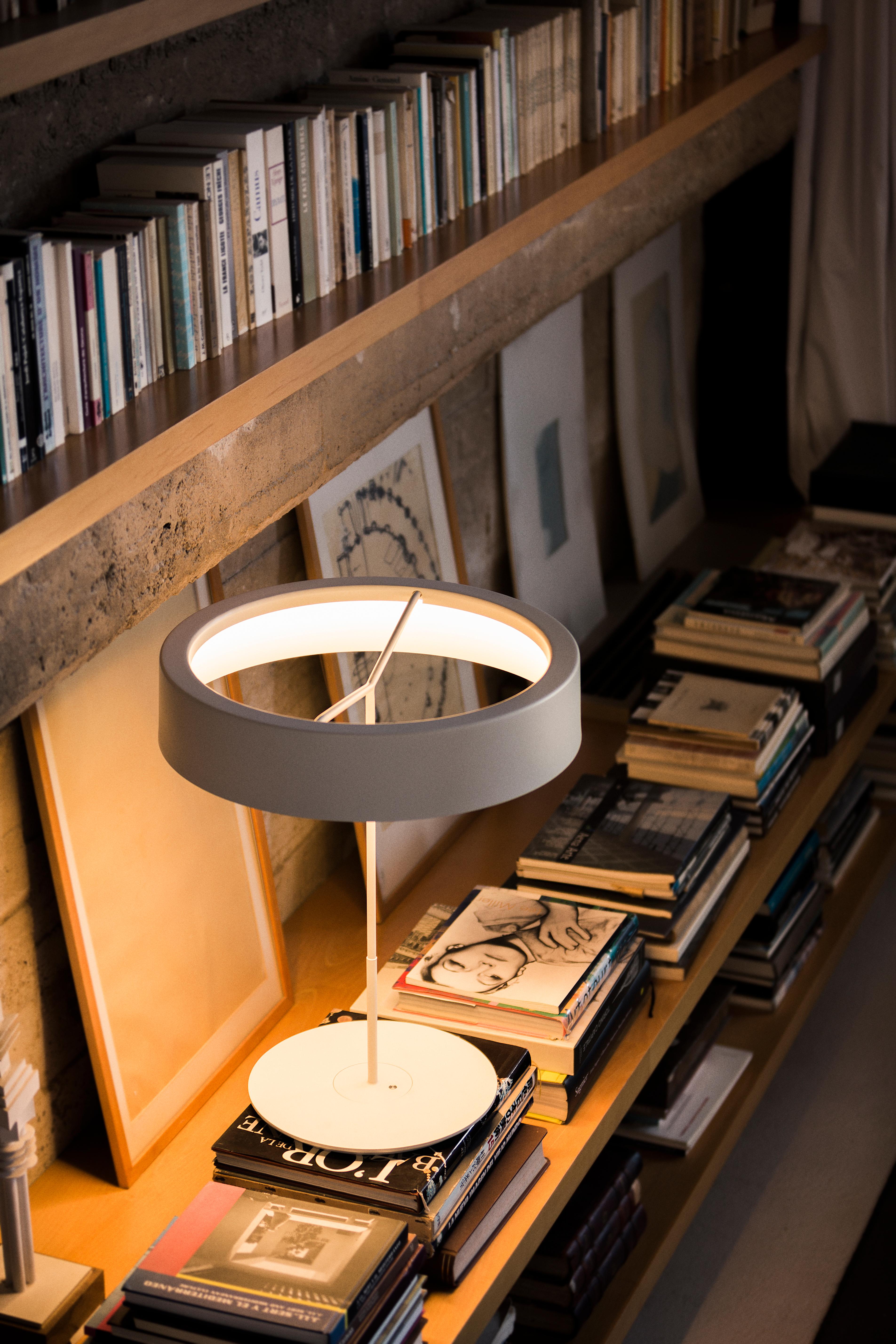 Große Graphit-Wasser-Tischlampe von Antoni Arola im Angebot 5
