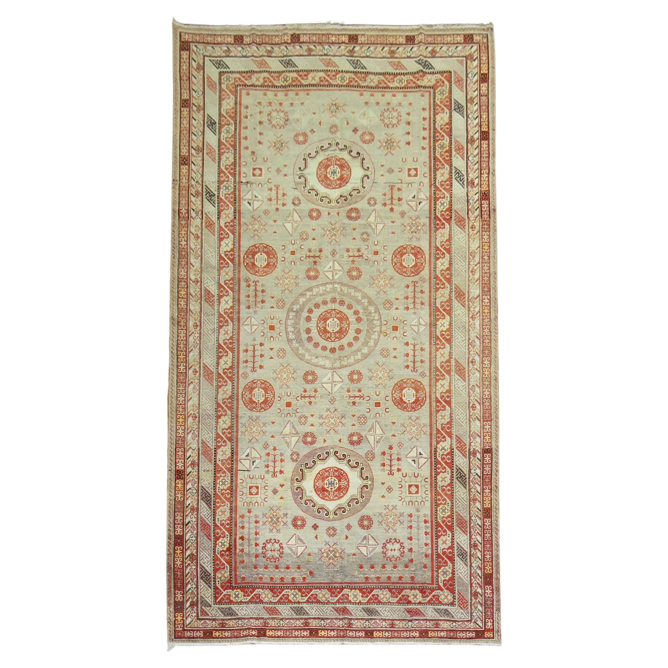 Grand tapis Khotan gris ancien