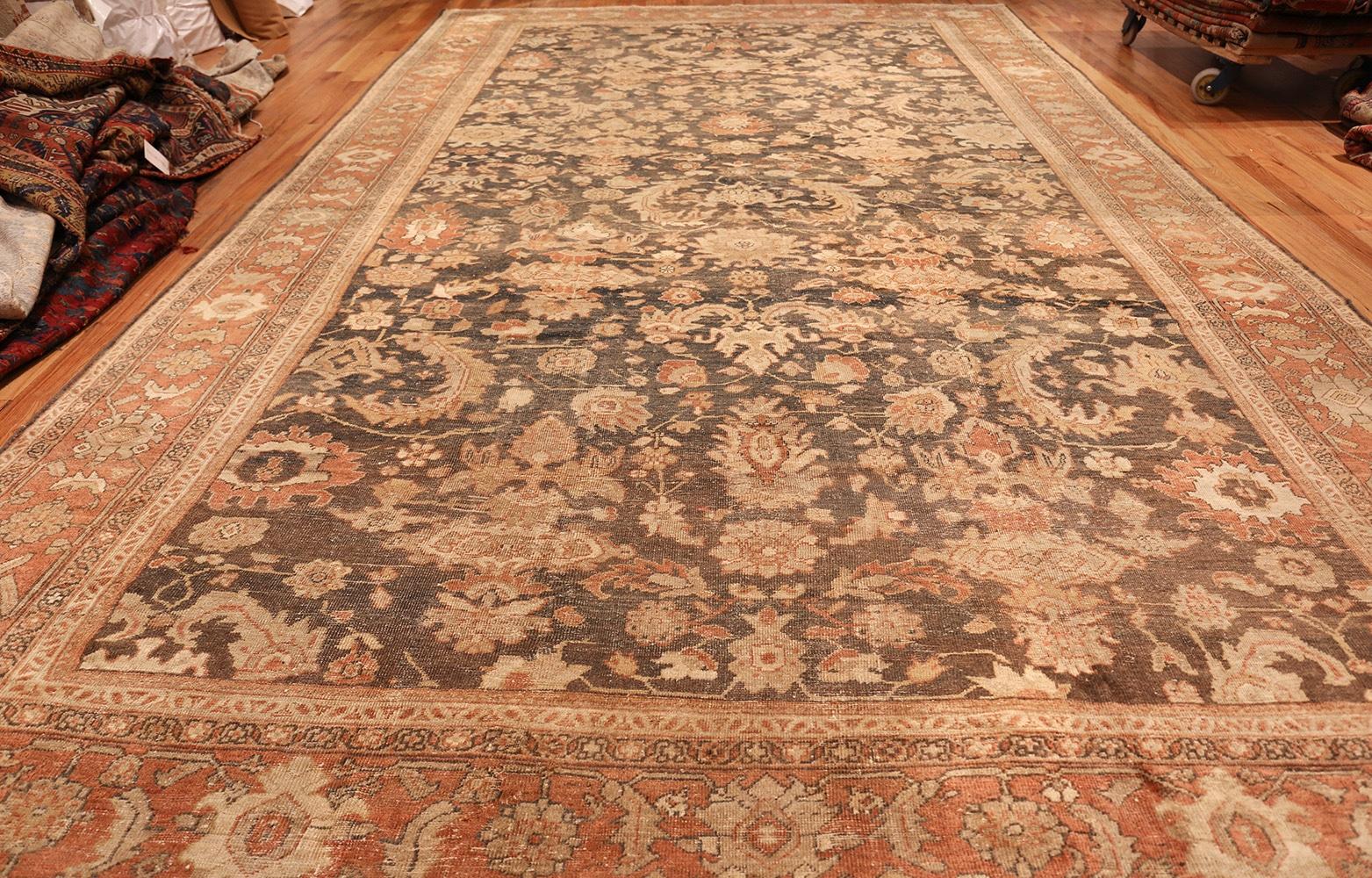 Antique Sultanabad Persian Rug. Size: 10 ft x 17 ft 3 in  For Sale 3