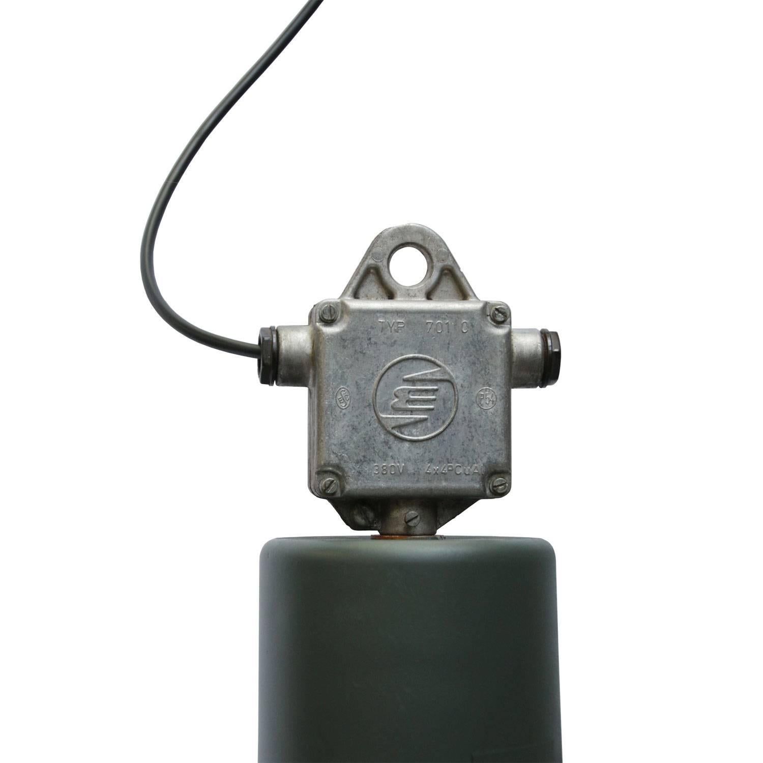 Large Gray Enamel Vintage Industrial Pendant Light In Good Condition For Sale In Amsterdam, NL
