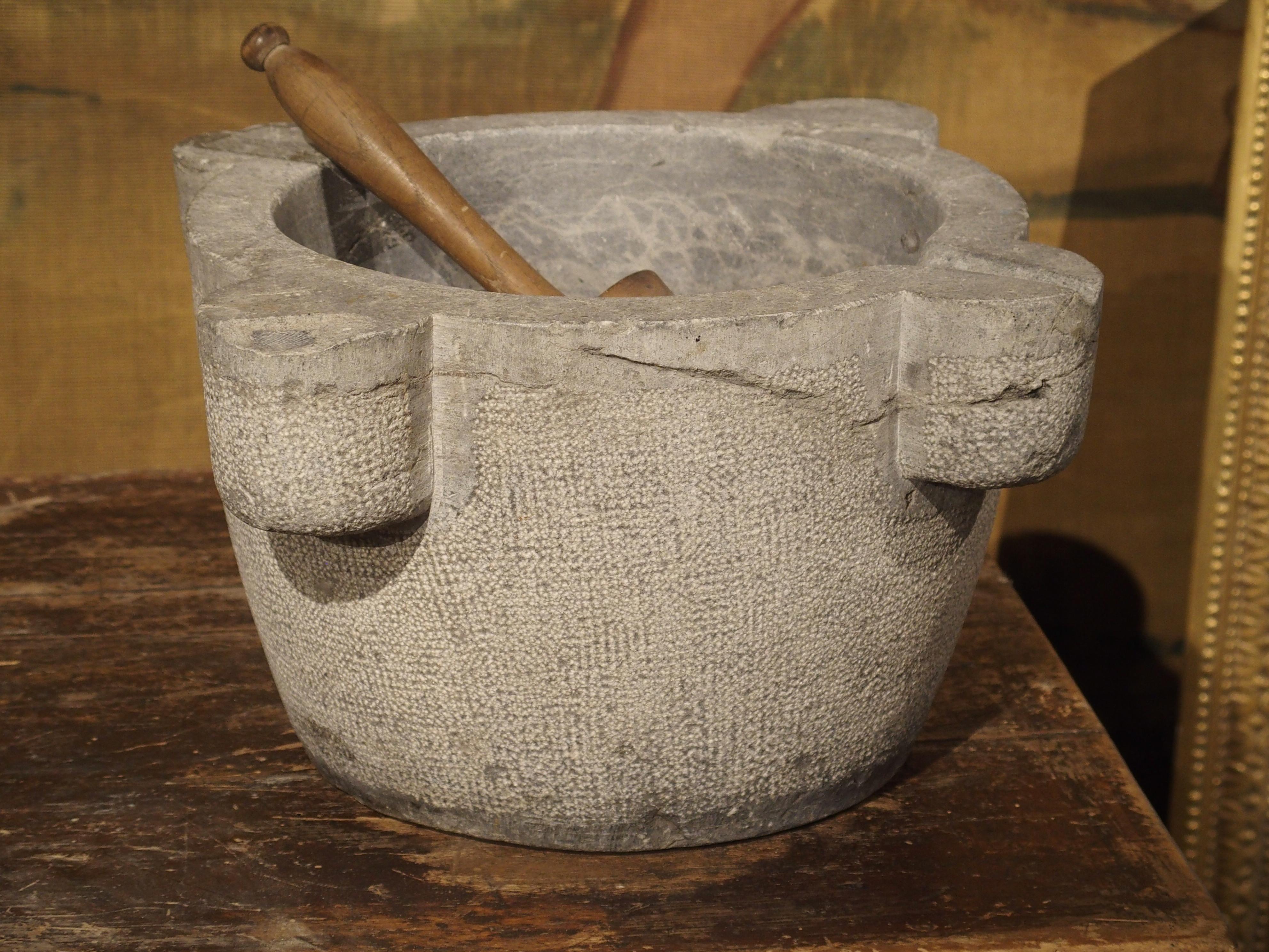 Grand autel et piège en marbre gris de France, années 1800 3