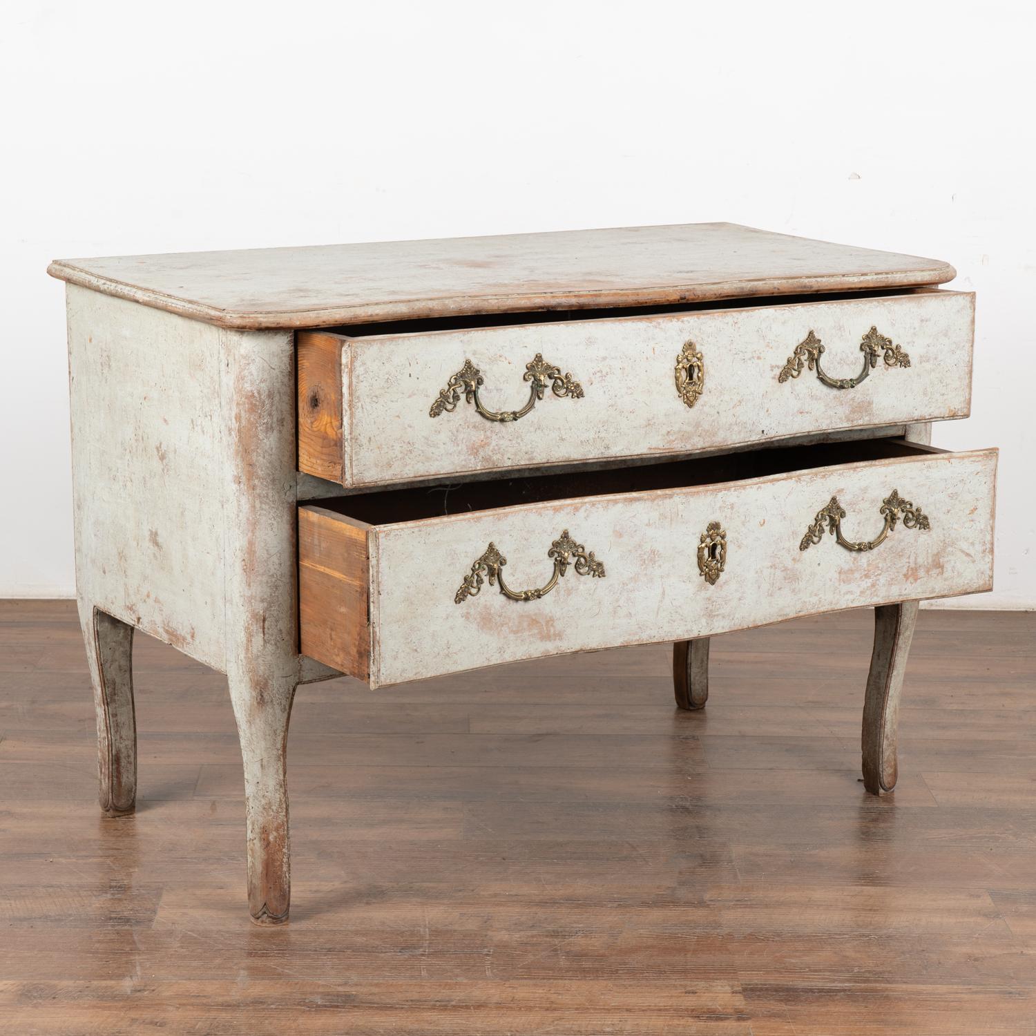 Rococo Large Gray Painted Commode, Italy circa 1800 For Sale