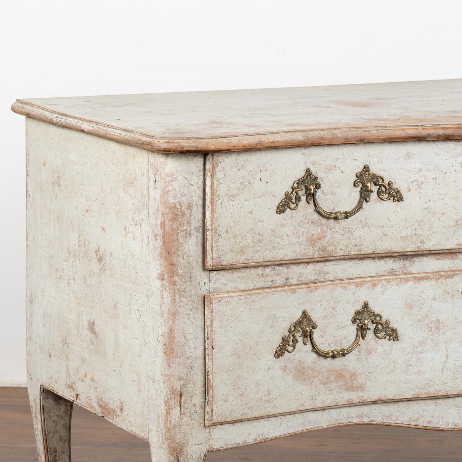 19th Century Large Gray Painted Commode, Italy circa 1800 For Sale