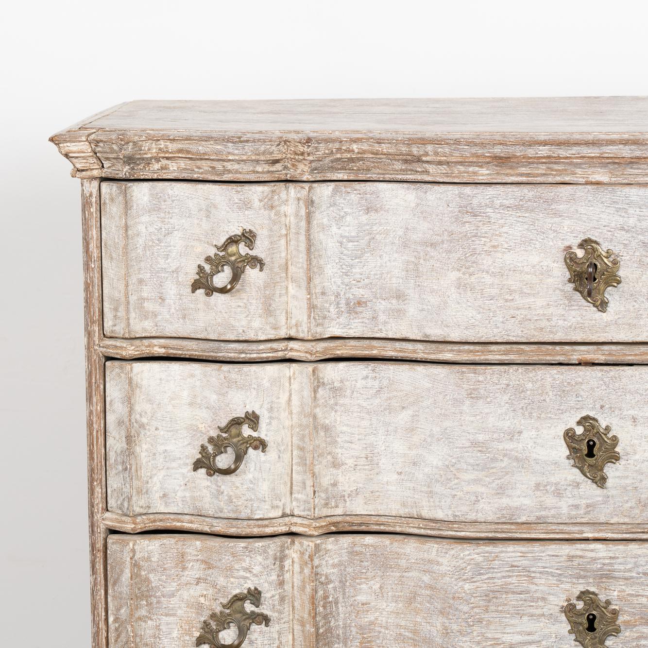 Large Gray Rococo Chest of Four Drawers, Sweden circa 1760-80 For Sale 5