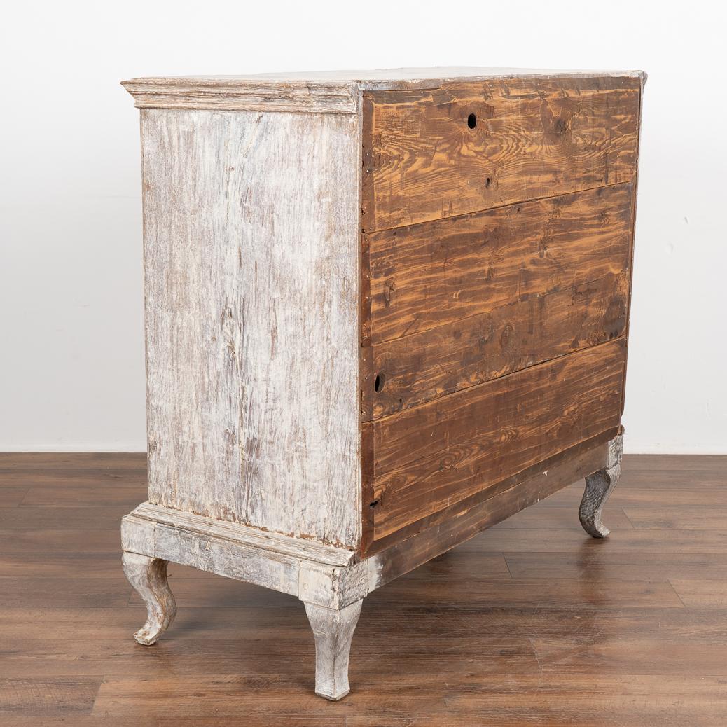 Large Gray Rococo Chest of Four Drawers, Sweden circa 1760-80 For Sale 7