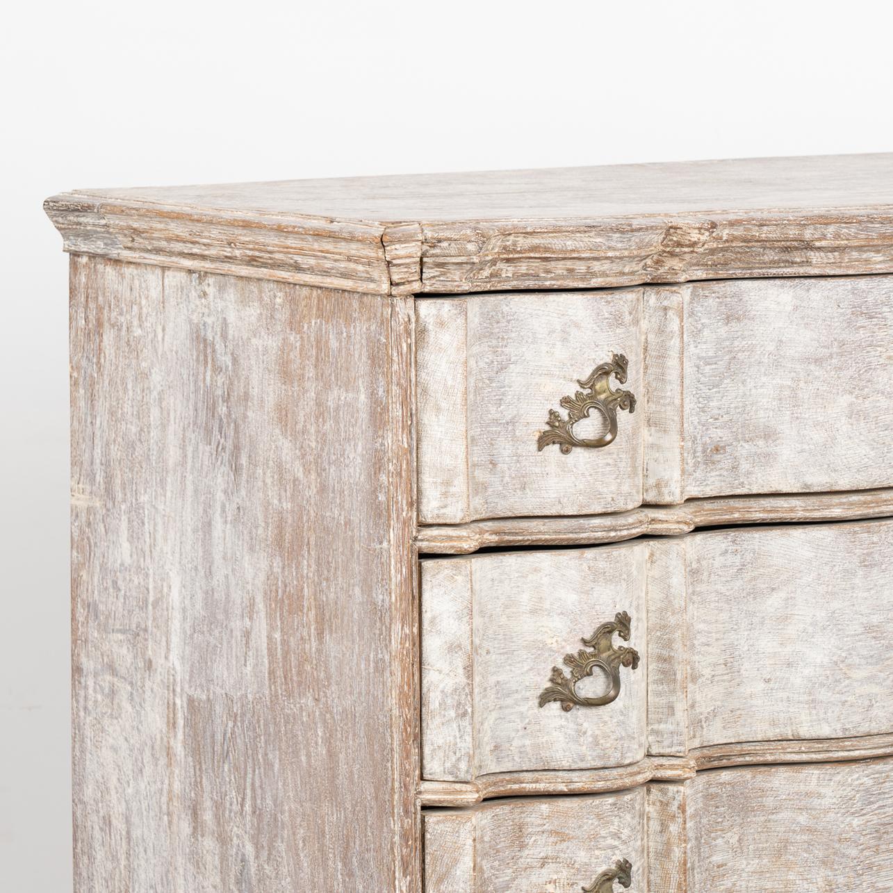 Large Gray Rococo Chest of Four Drawers, Sweden circa 1760-80 For Sale 2