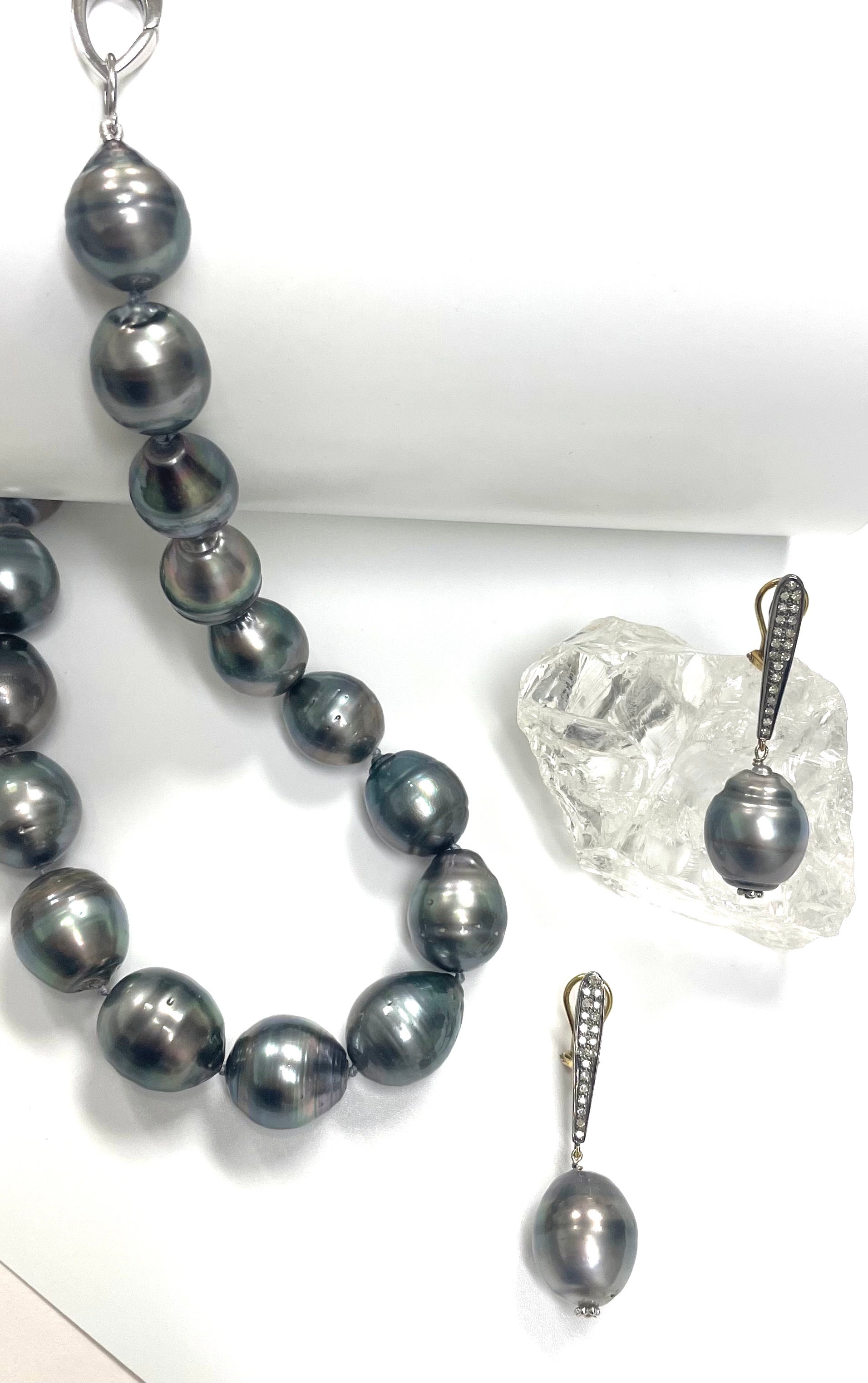 Large Gray Tahitian Pearl with Diamonds Earrings In New Condition For Sale In Laguna Beach, CA