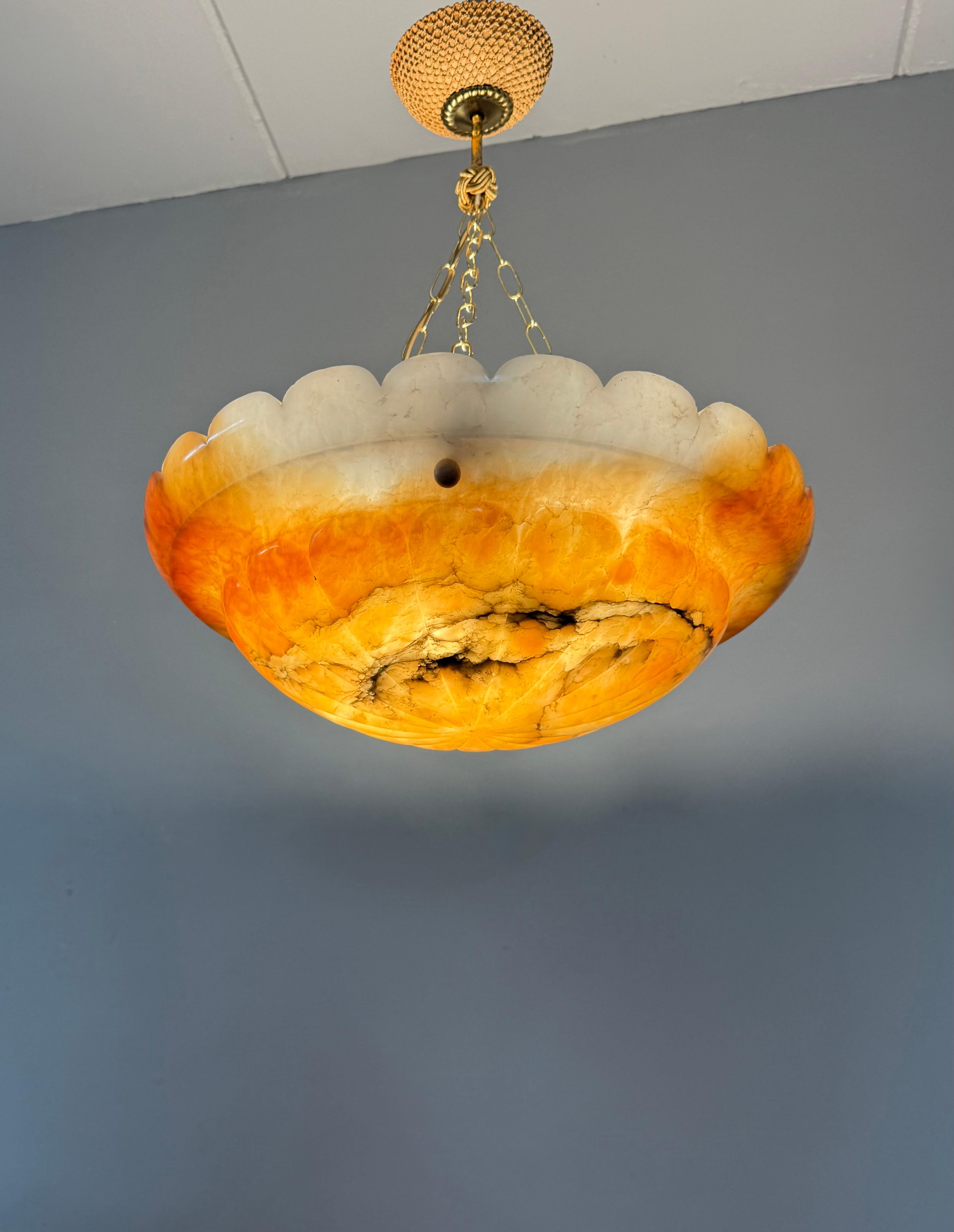 Luminaire unique en son genre avec un superbe abat-jour en albâtre 