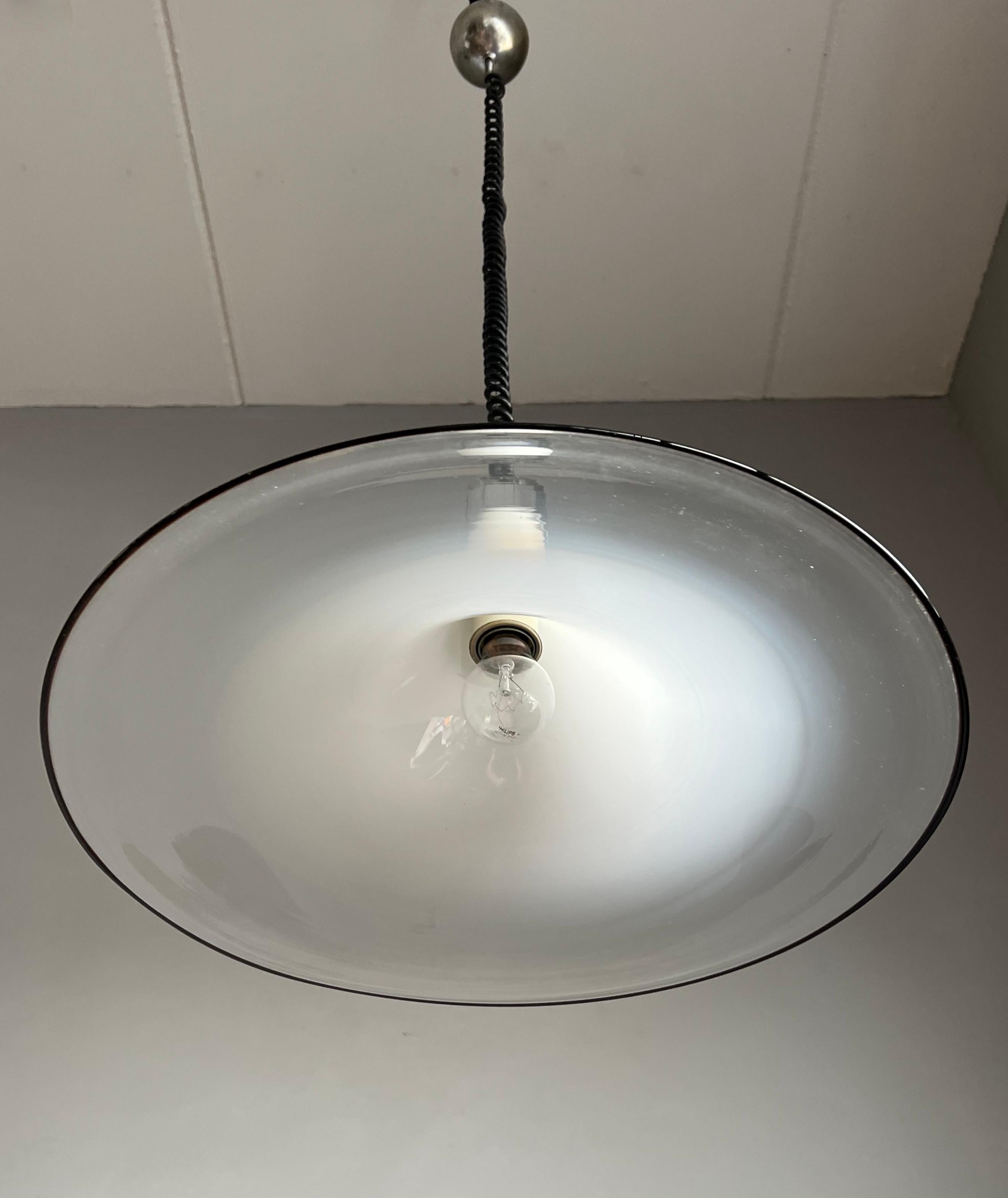 Grande et élégante lampe à suspension vénitienne en verre soufflé à la bouche de Murano par Seguso 6