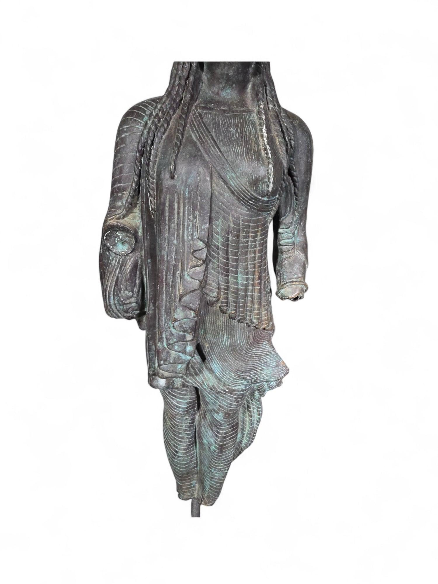 Large Greek bronze sculpture from the Achaean period  150 cm In Good Condition For Sale In Madrid, ES