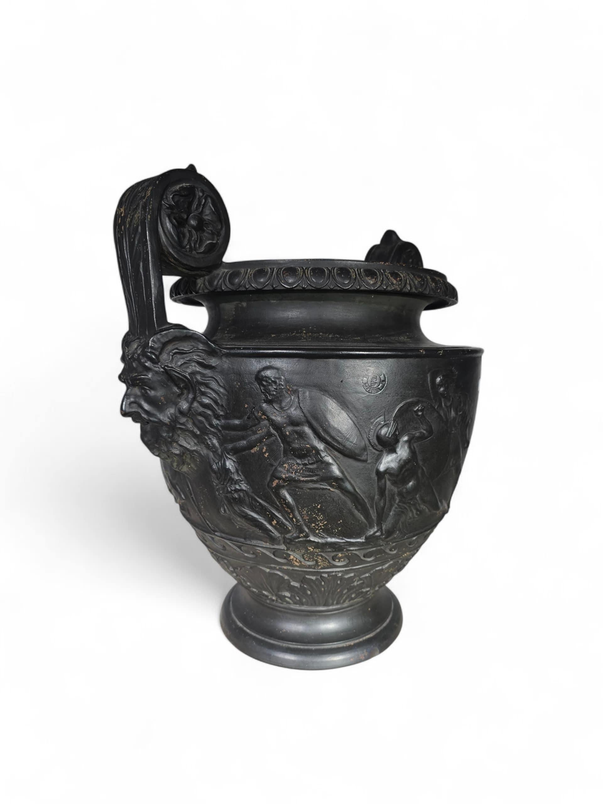Große griechische Terrakotta-Vase, Neapel um 1900 im Angebot 8