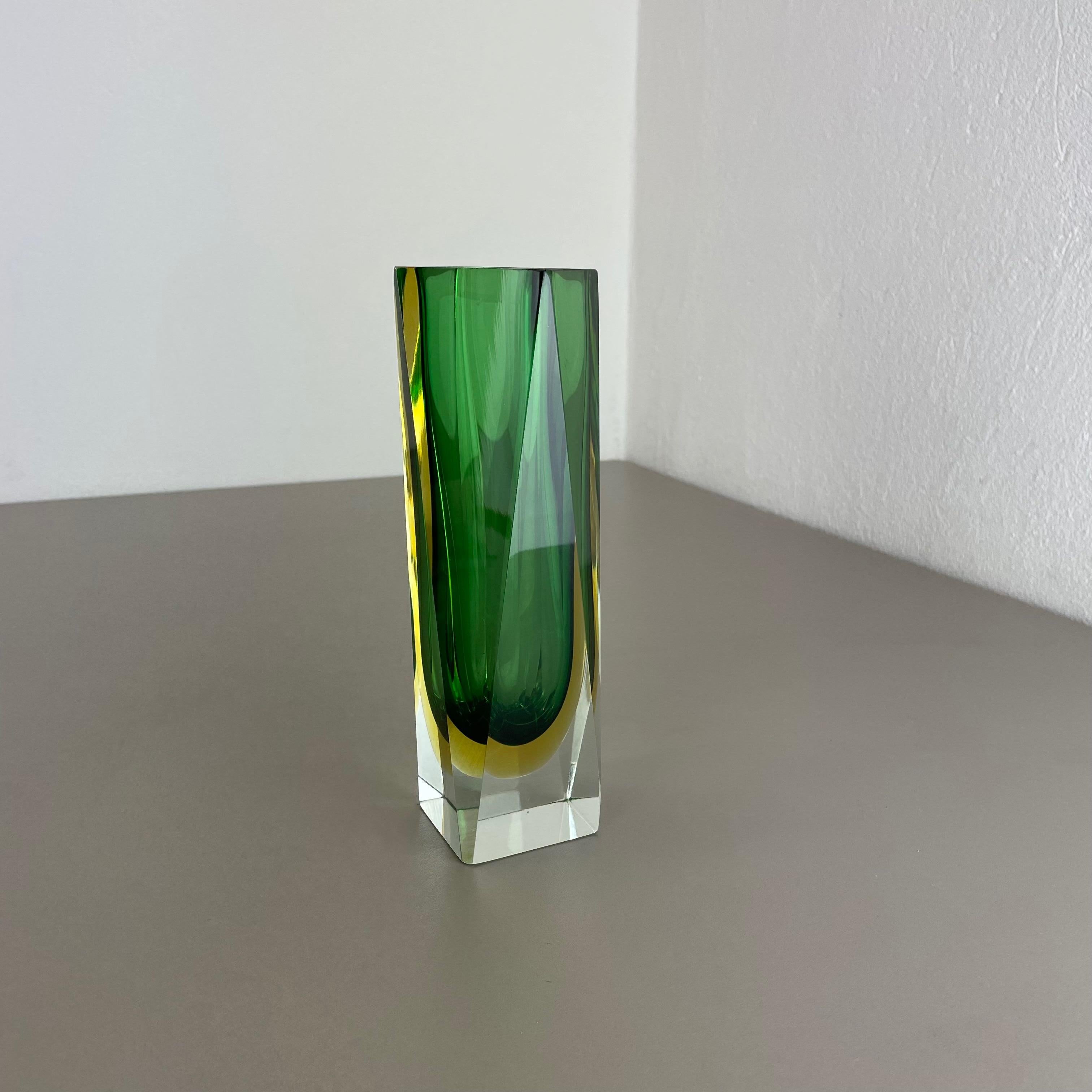 Mid-Century Modern large Green 1, 1kg Murano Glass Sommerso Vase Flavio Poli Attr., Italy, 1970 For Sale