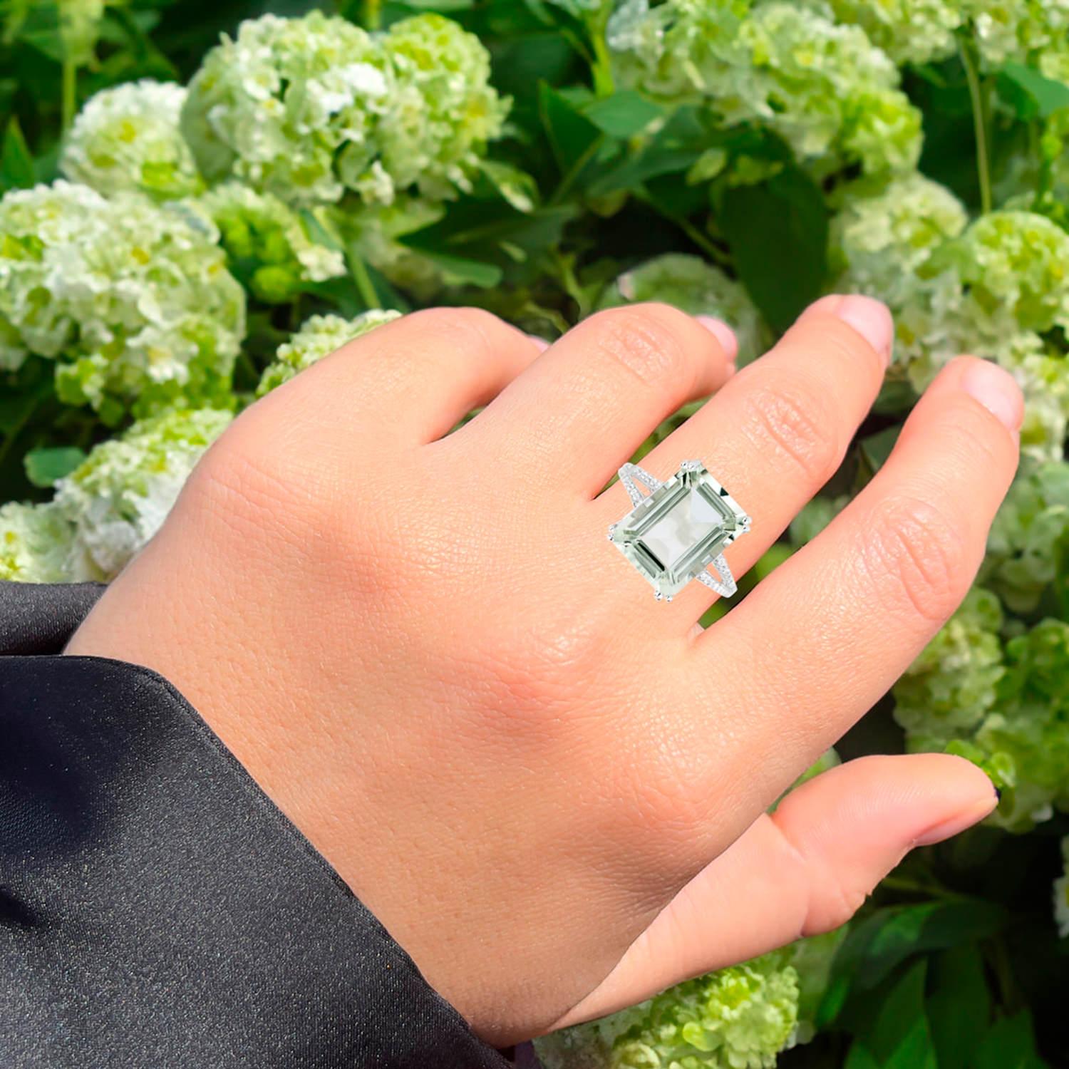 Viene fornito con la valutazione gemmologica GG/AJP.
Tutte le gemme sono naturali
Ametista verde = 10.48 carati
28 topazi bianchi = 0,14 carati
Metallo: Argento placcato in rodio
Misura dell'anello: 8 US
Il ridimensionamento è disponibile su