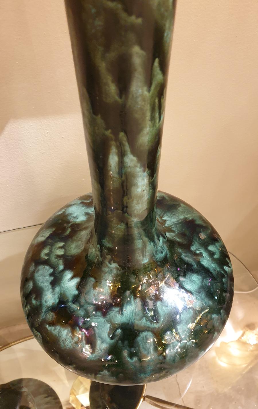 Große Amphora-Vasen aus grüner Keramik - ein Paar (Mitte des 20. Jahrhunderts) im Angebot