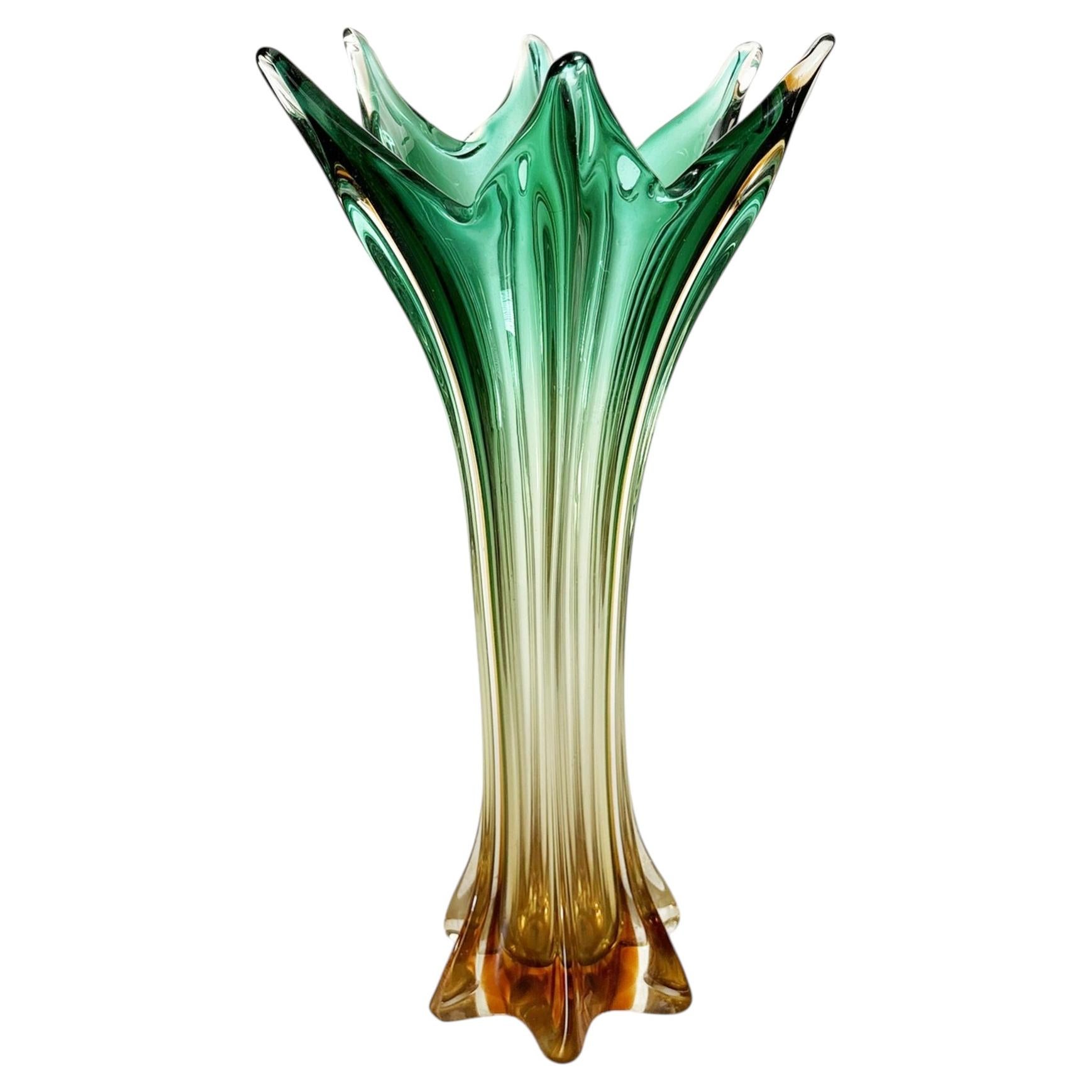 Large green and transparent Italian vase, Italy, 1950 For Sale