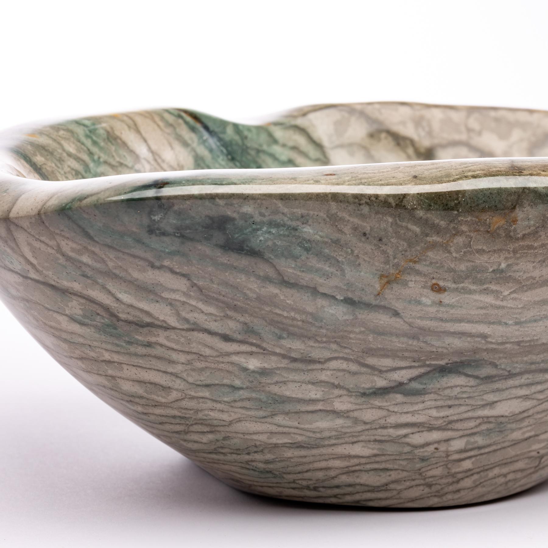 Large Green and White Shade Jasper Handcrafted Bowl from Madagascar In New Condition In Polanco, CDMX