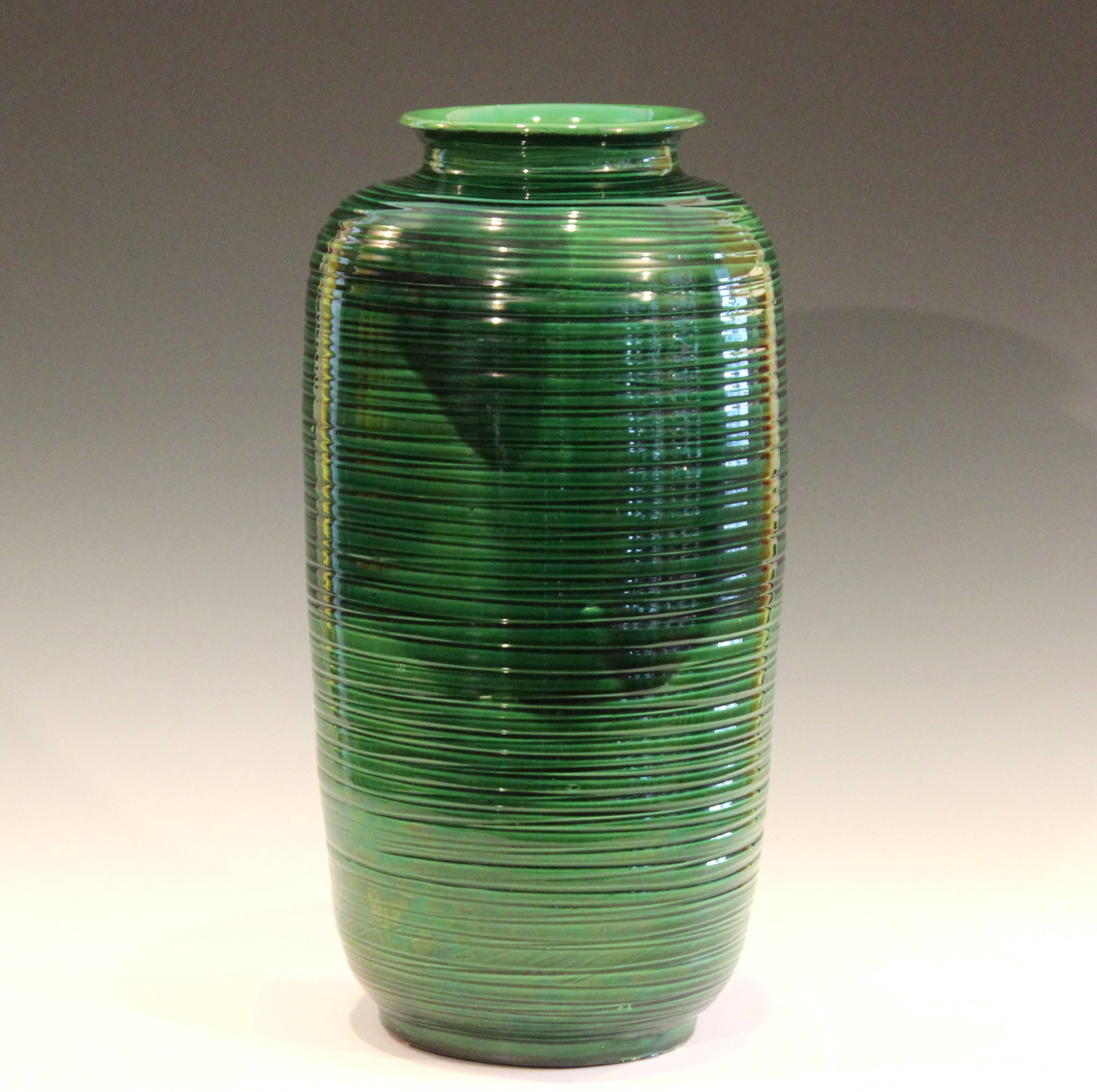 Large Green Awaji Hand Turned Japanese Pottery Ribbed Tea Jar Form Ikebana Vase In Excellent Condition In Wilton, CT