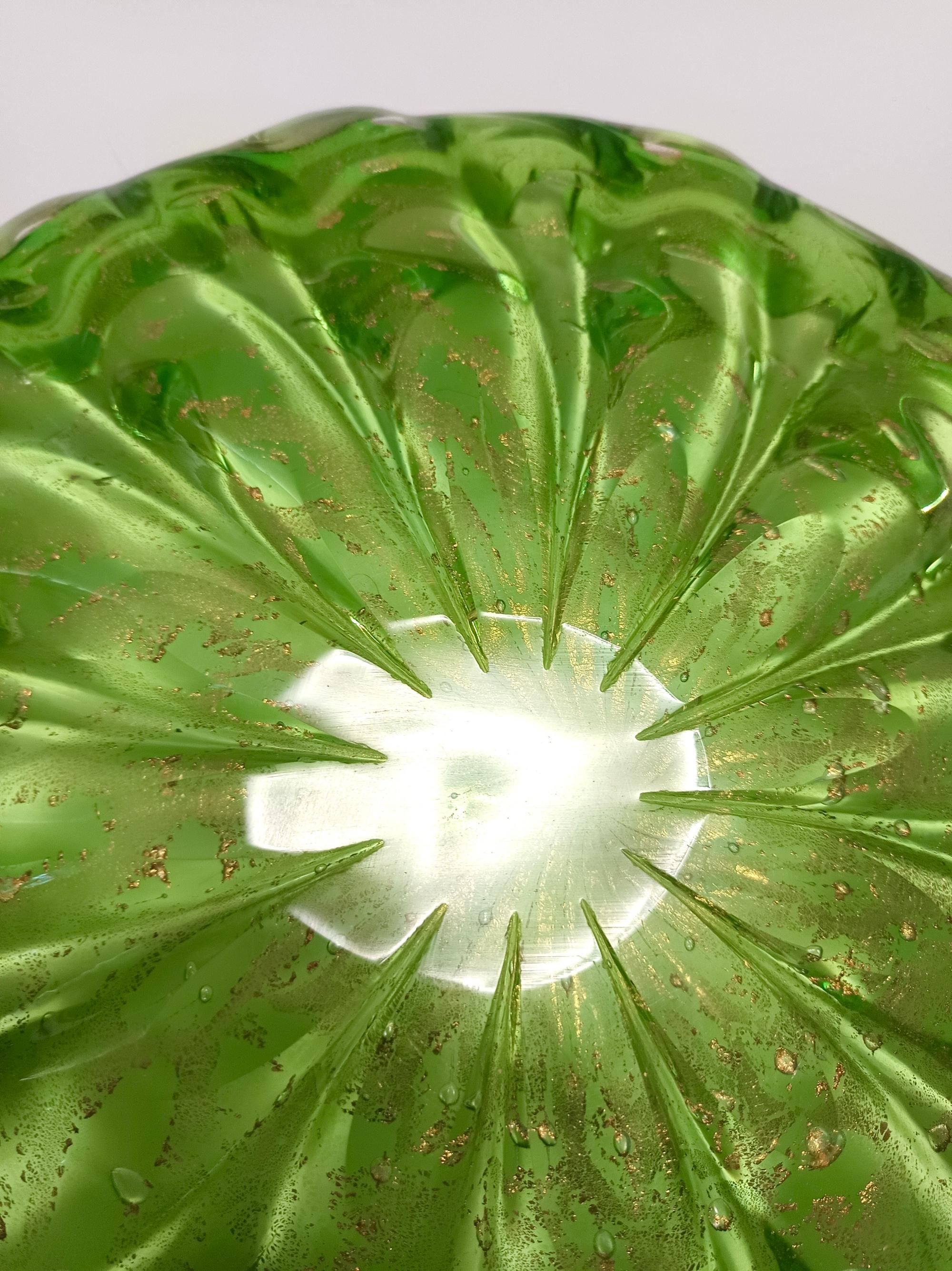 Große Schale oder Tafelaufsatz aus grünem Bullicante Murano-Glas mit Blattgold, Italien im Angebot 4