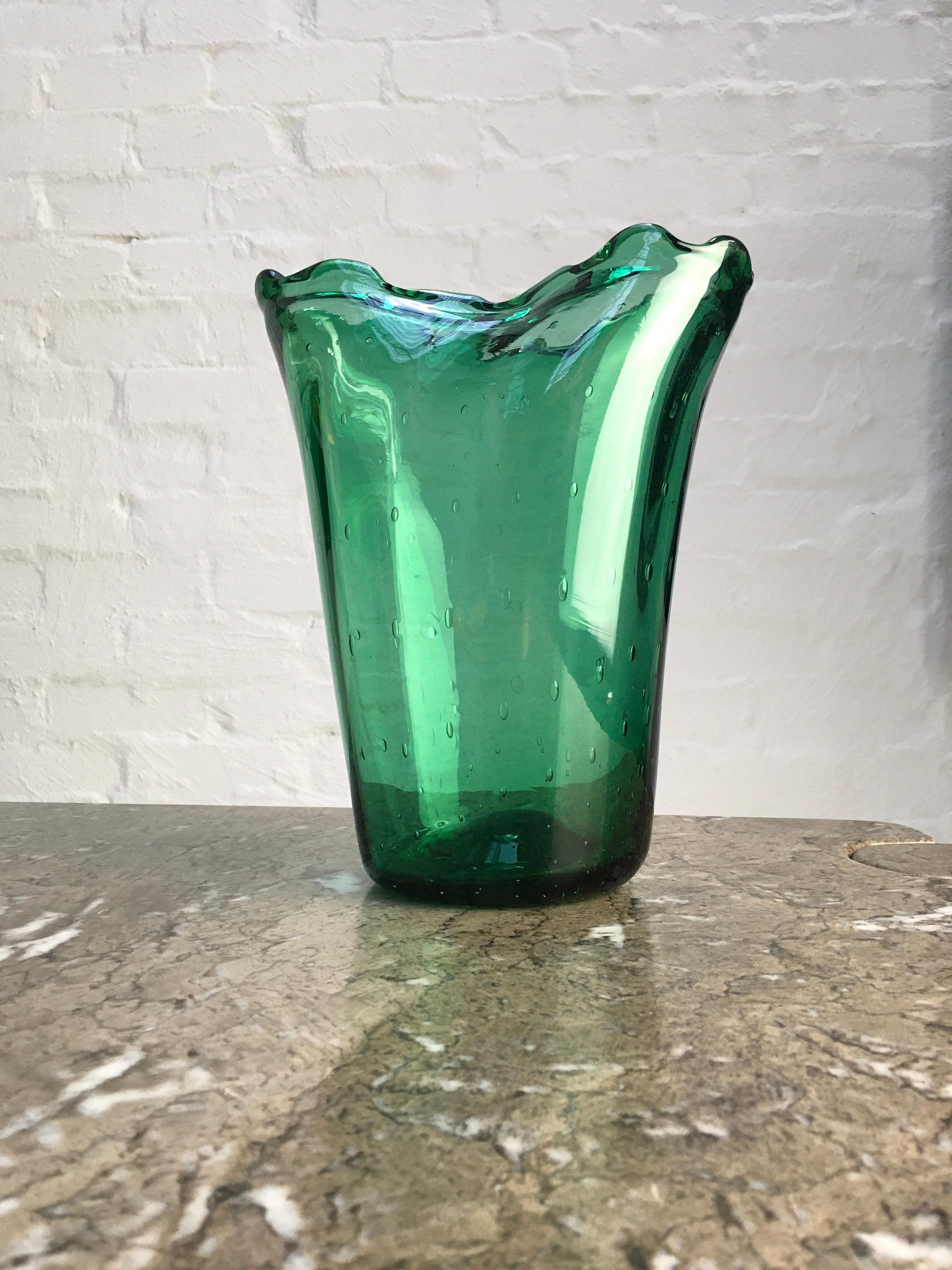 Mid-Century Modern Large Green Bullicante Vase in the Style of Archimede Seguso