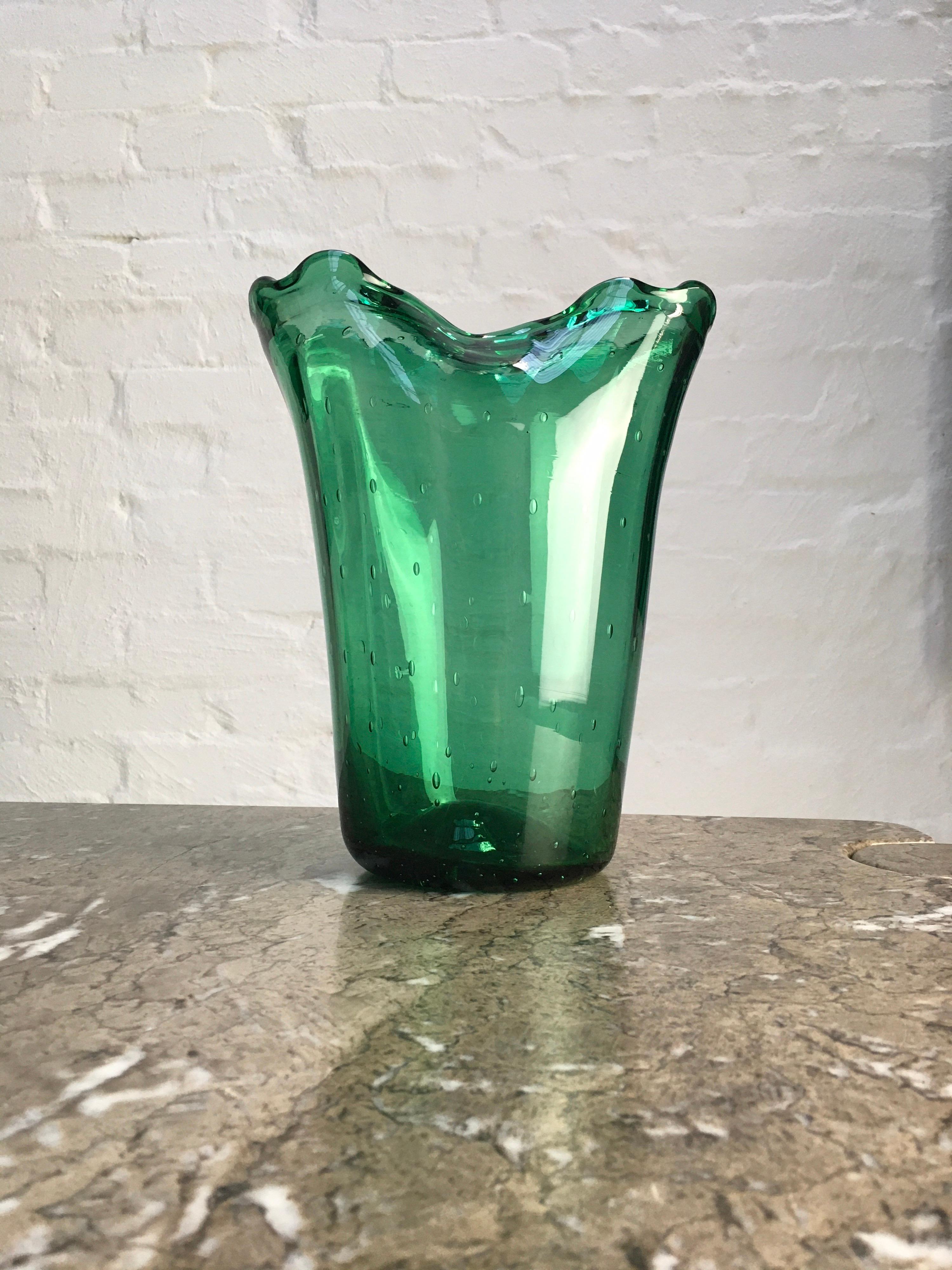 Mid-20th Century Large Green Bullicante Vase in the Style of Archimede Seguso