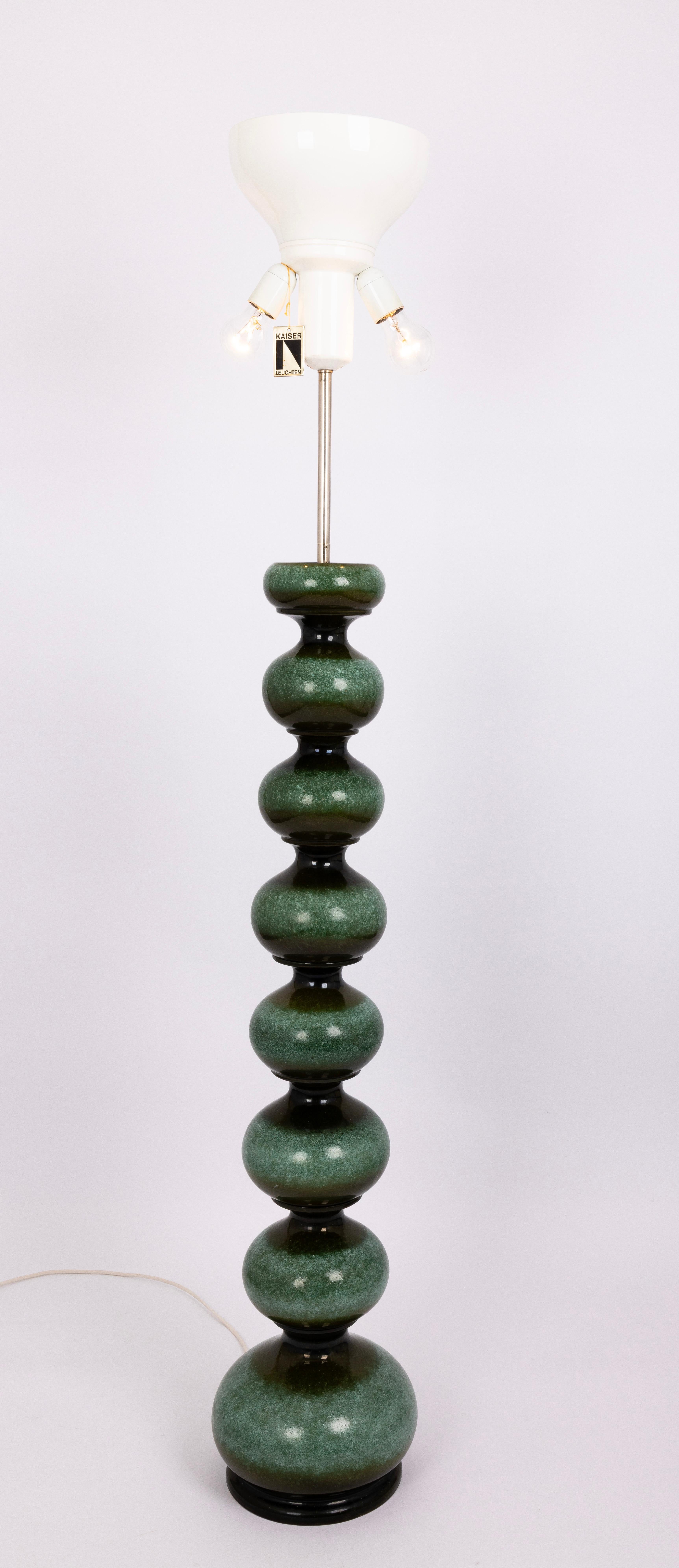 Große Stehlampe aus grüner Keramik, entworfen von Kaiser, Deutschland, 1970er Jahre im Angebot 2