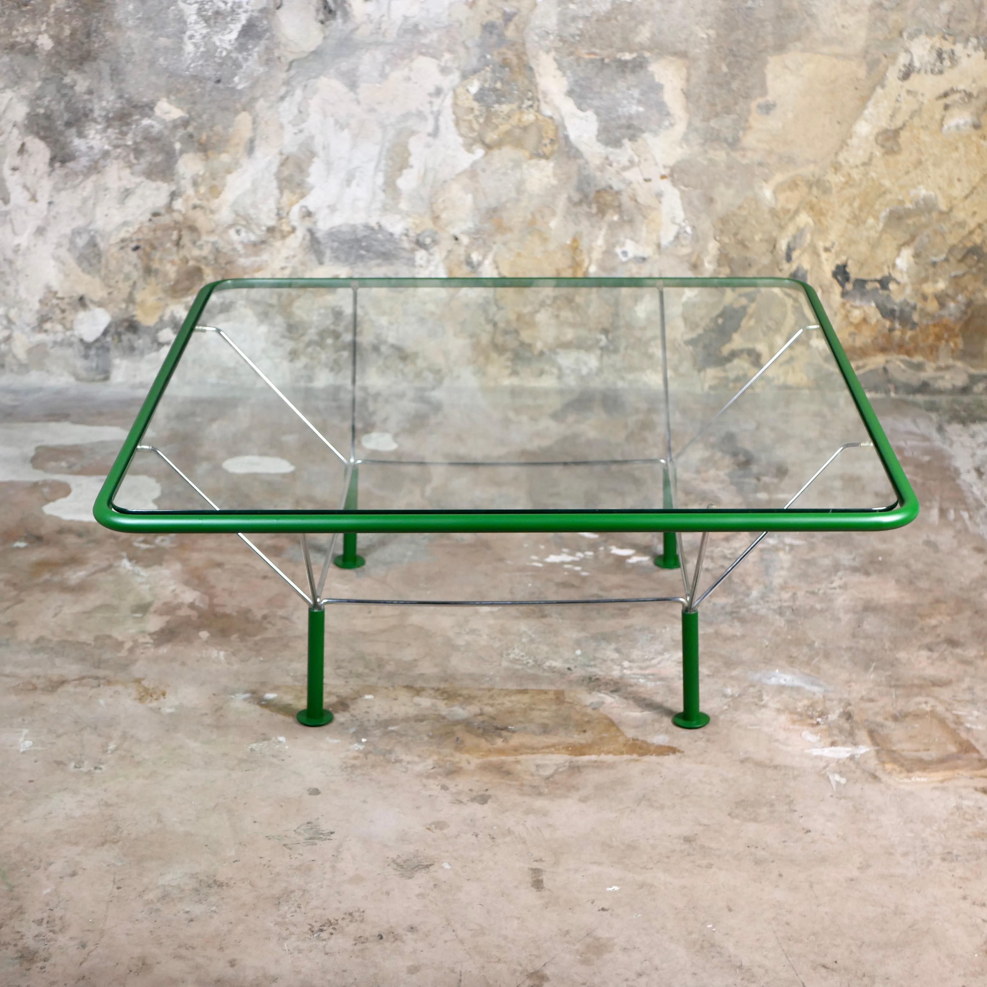 Large green coffee table by Niels Bendtsen, made in Denmark in the 1970s In Good Condition For Sale In Lyon, FR