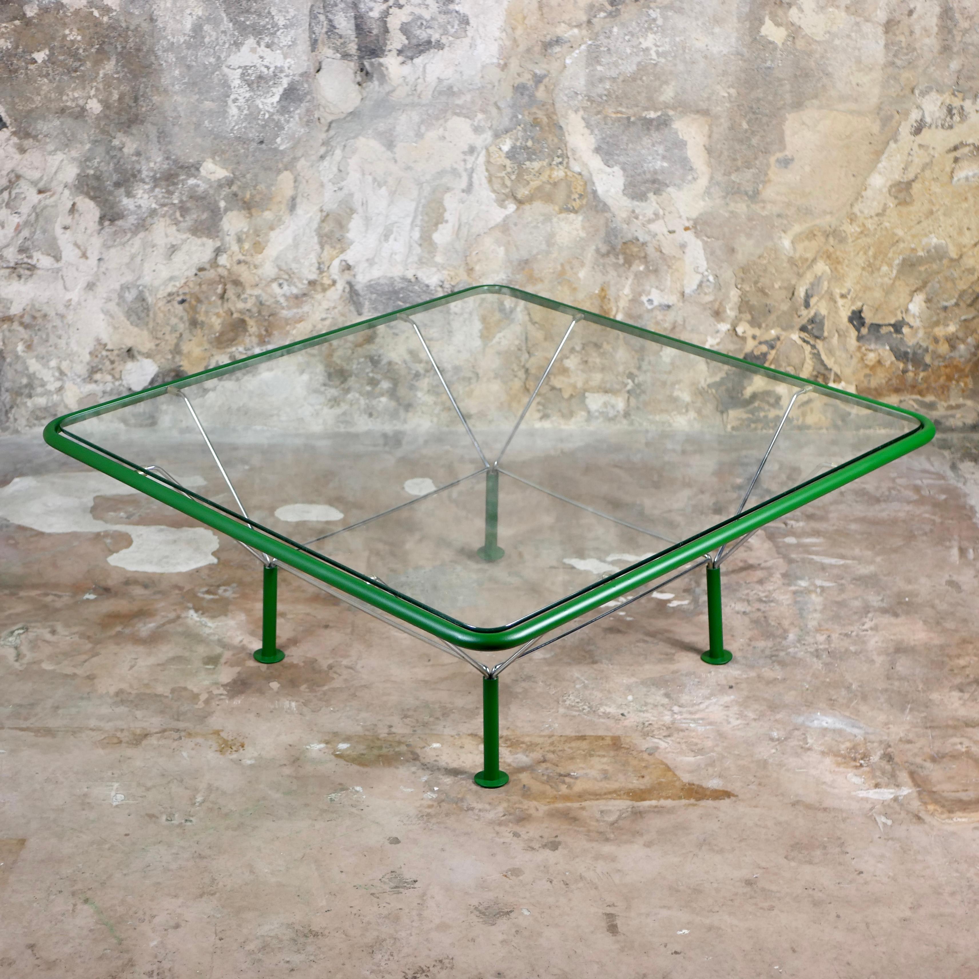 Large green coffee table by Niels Bendtsen, made in Denmark in the 1970s For Sale 1