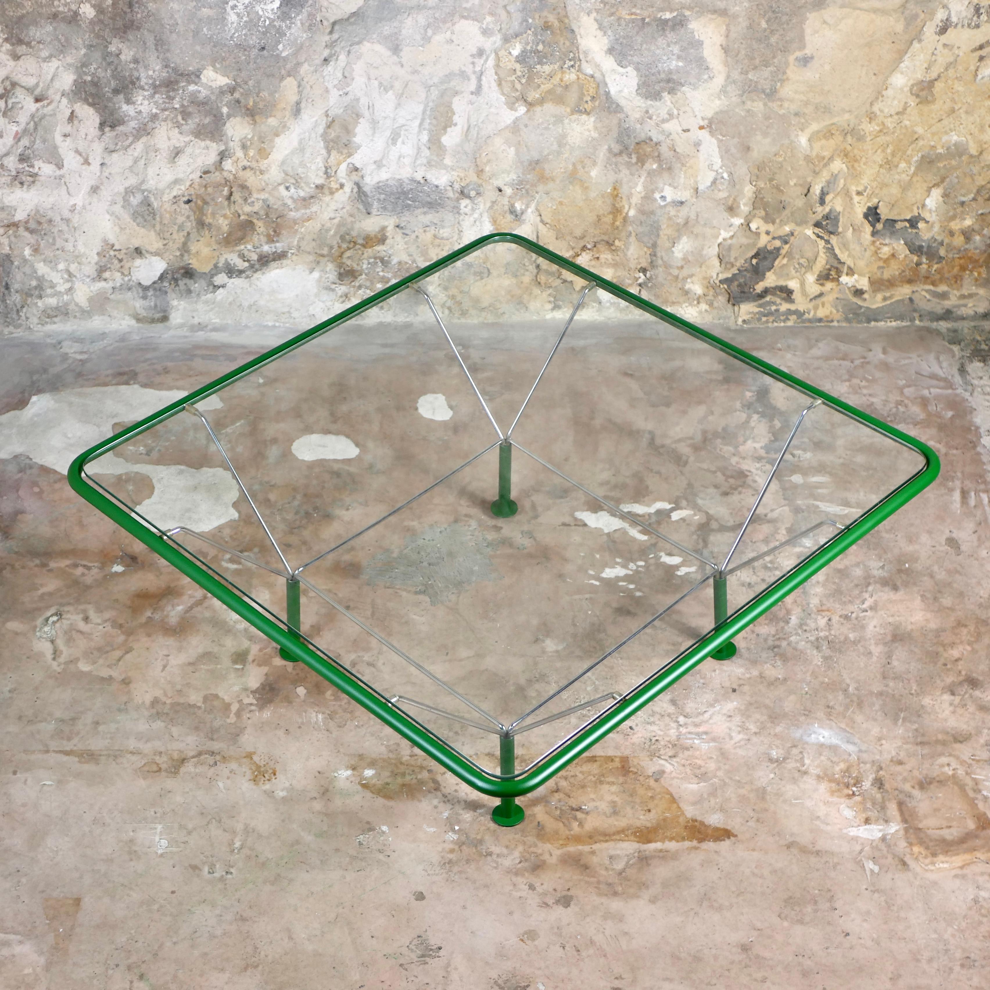 Large green coffee table by Niels Bendtsen, made in Denmark in the 1970s For Sale 2