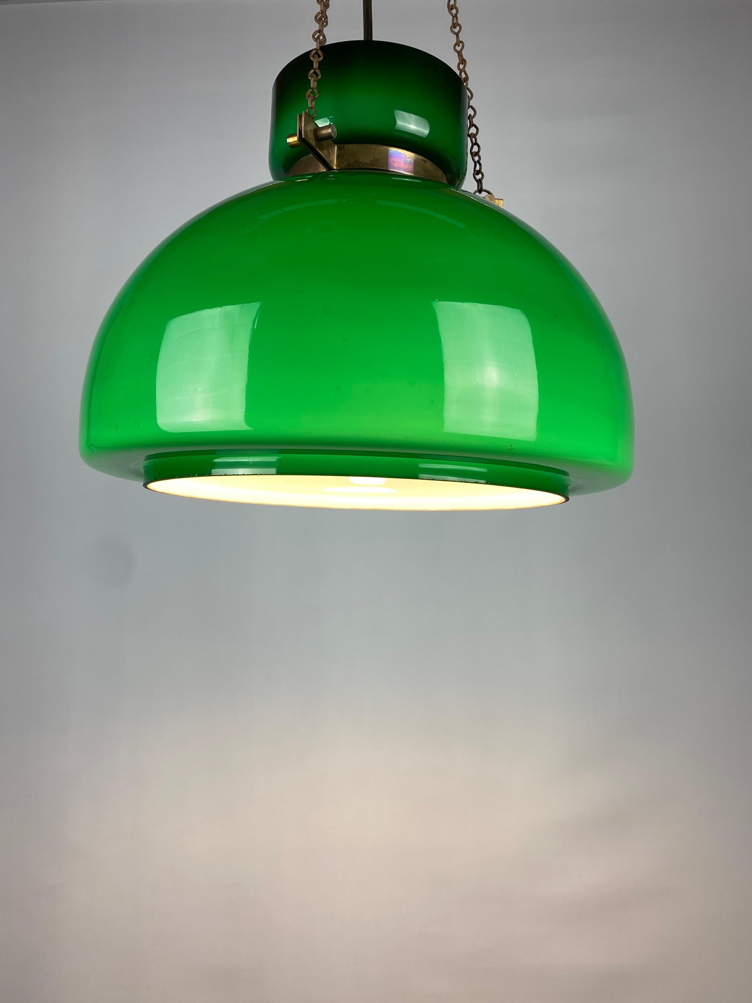 Large Green Glass Pendant Light by Herbert Proft for Glashütte Limburg 1970 In Excellent Condition For Sale In TERHEIJDEN, NB