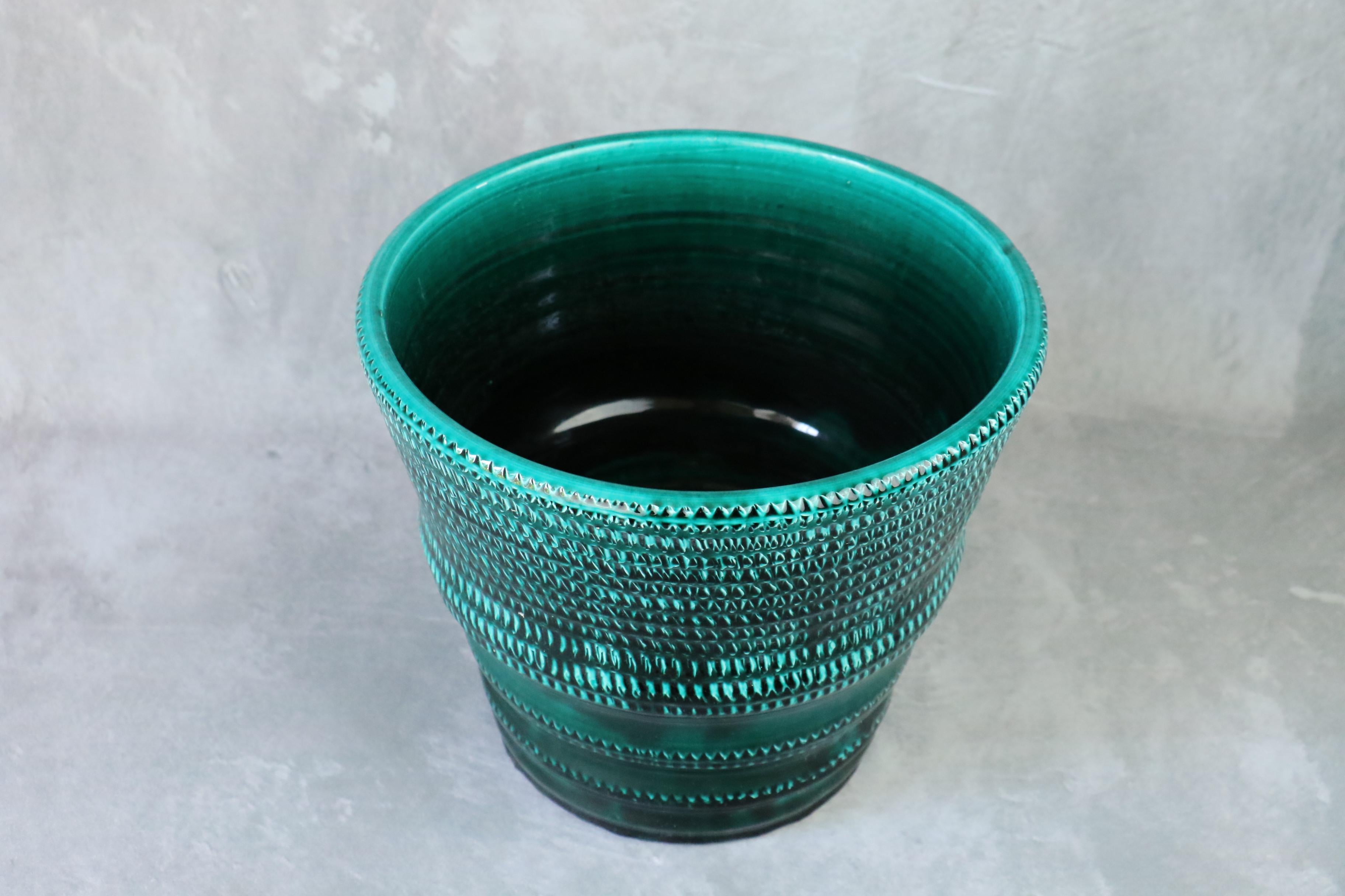 Émaillé Grand vase à corne en céramique émaillée verte par Accolay - 1960 - Céramique française en vente
