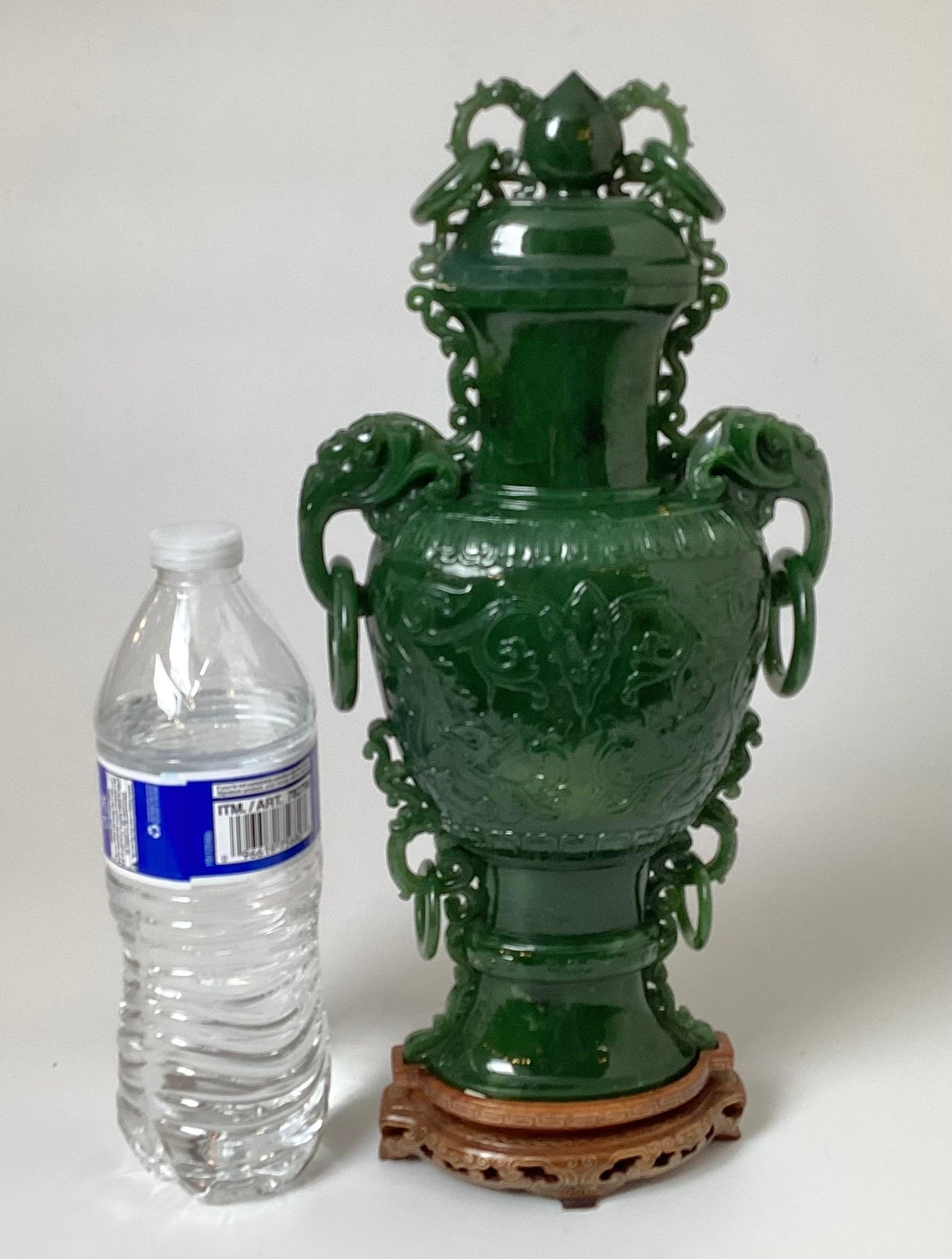 Large Green Jade Vase with Elephant Handles, Early 20th Century For Sale 2