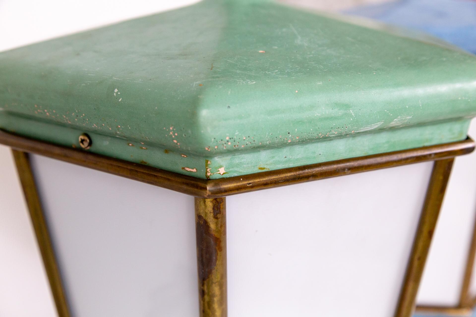 Grande lanterne en fonte émaillée de porcelaine verte 1
