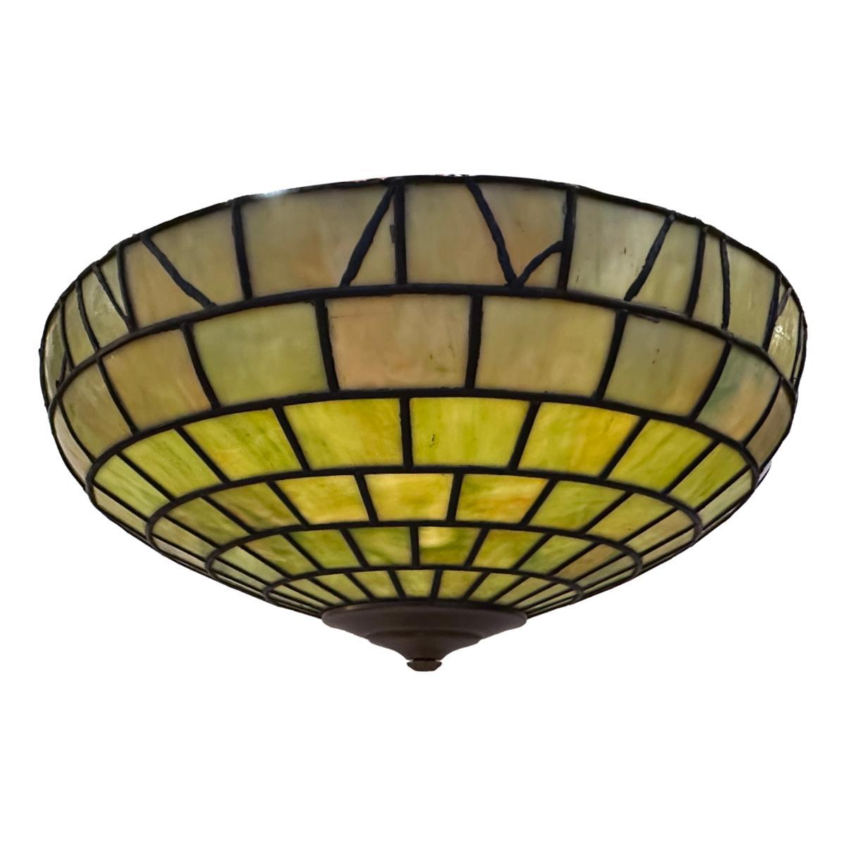Inizio XX secolo Grande lampadario in vetro piombato verde in vendita