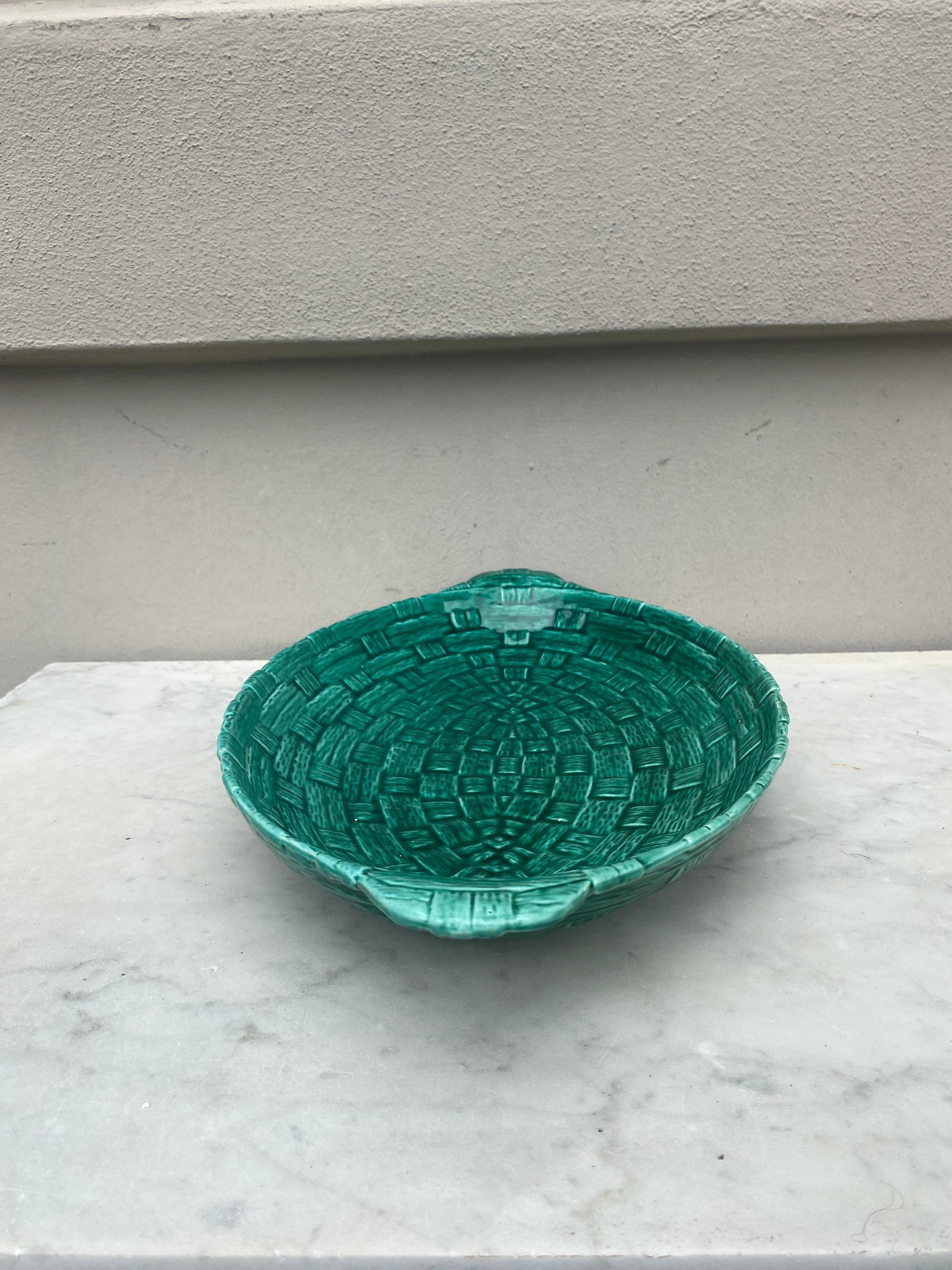 Early 20th Century Large Green Majolica Platter Sarreguemines Digoin, circa 1920 For Sale